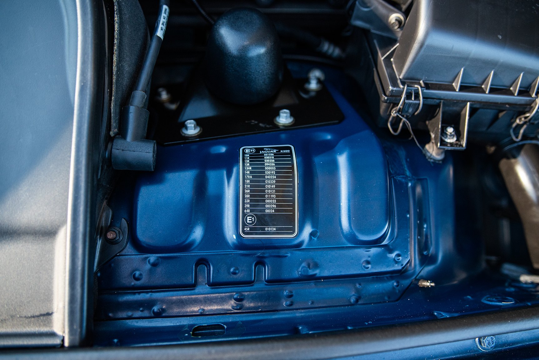 Image of 2001 Jaguar XJR mechanics