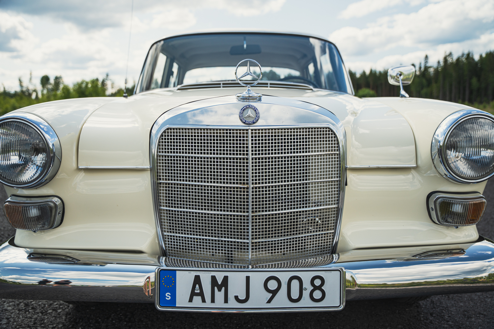 Aussenfoto 1966 Mercedes-Benz 200 D "Heckflosse"
