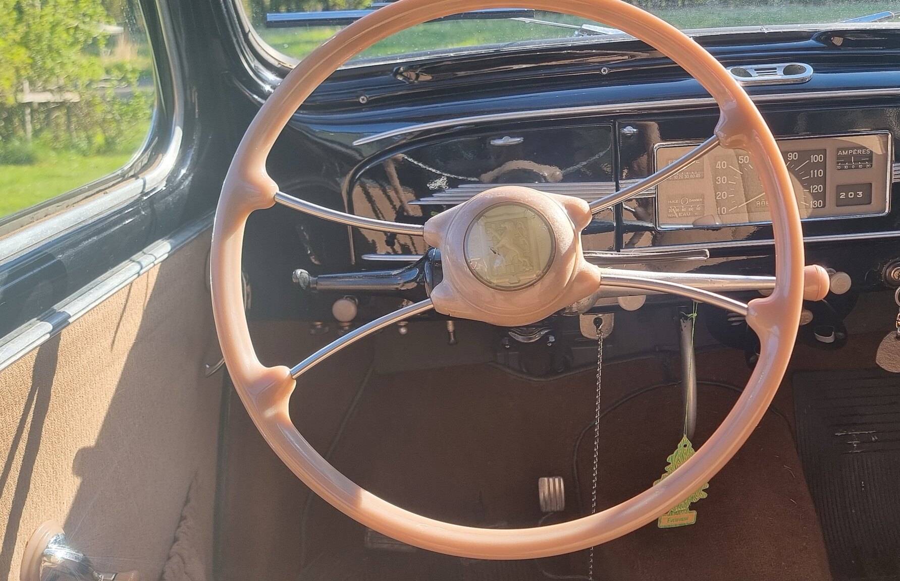 Interior image of 1951 Peugeot 203 De Luxe