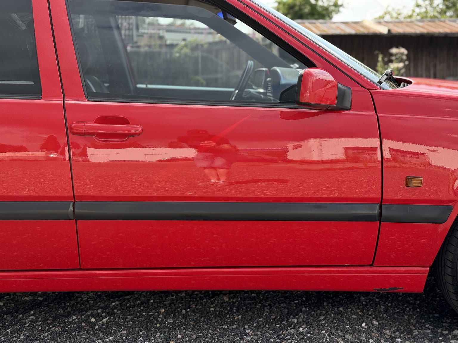 Exterior image of 1996 Volvo 850 R "T-Röd"