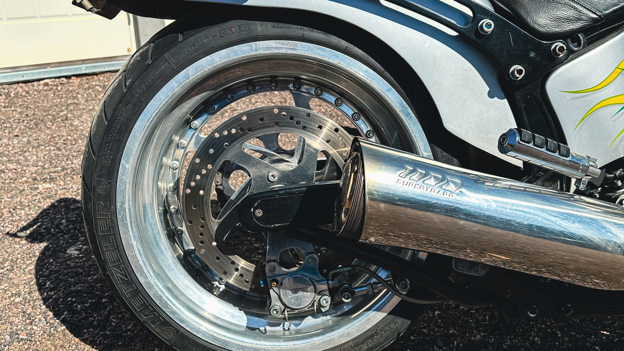 Aussenfoto 2000 Harley-Davidson FXST Custom (6)