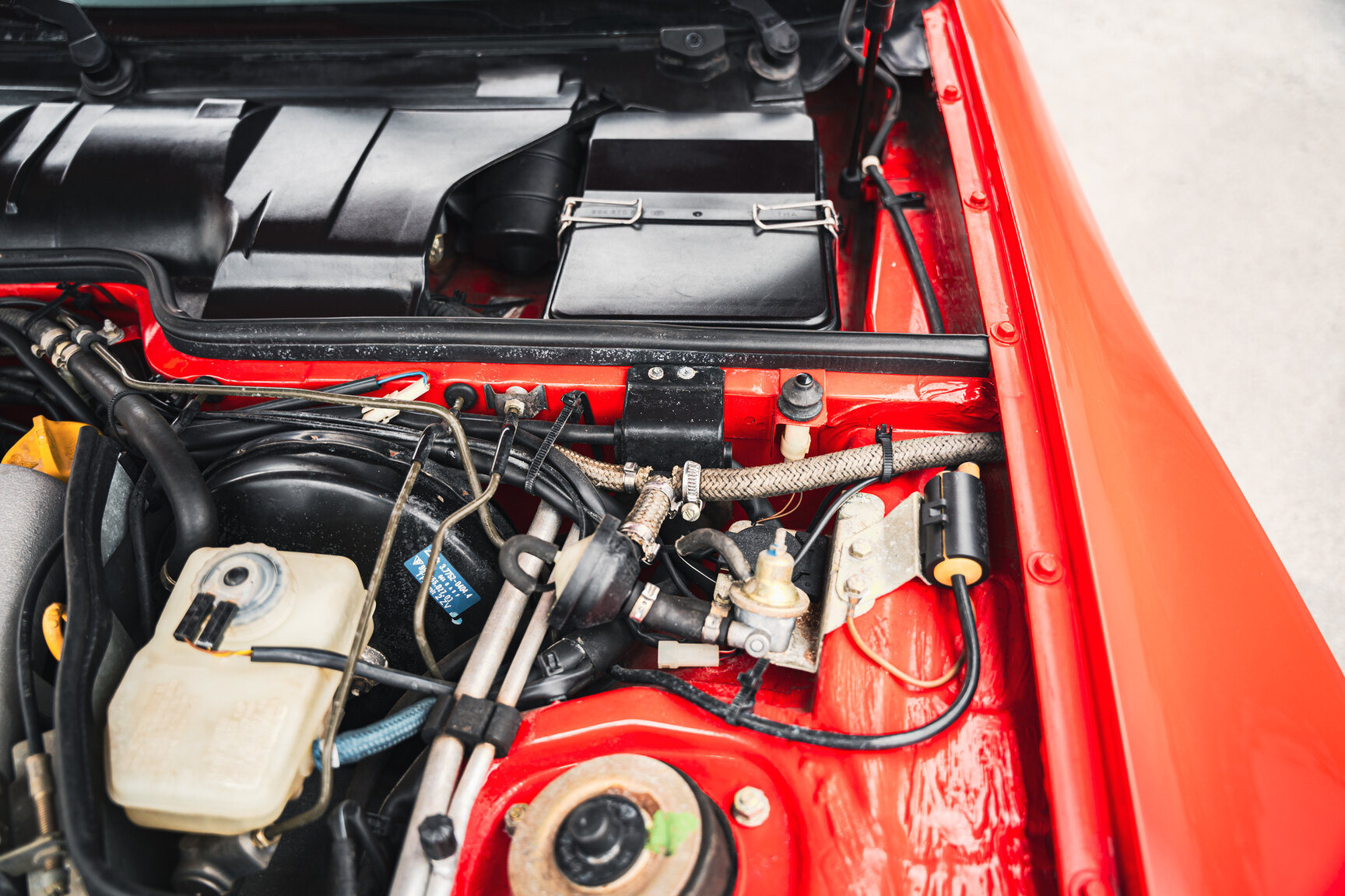 Image of 1990 Porsche 944 Turbo mechanics