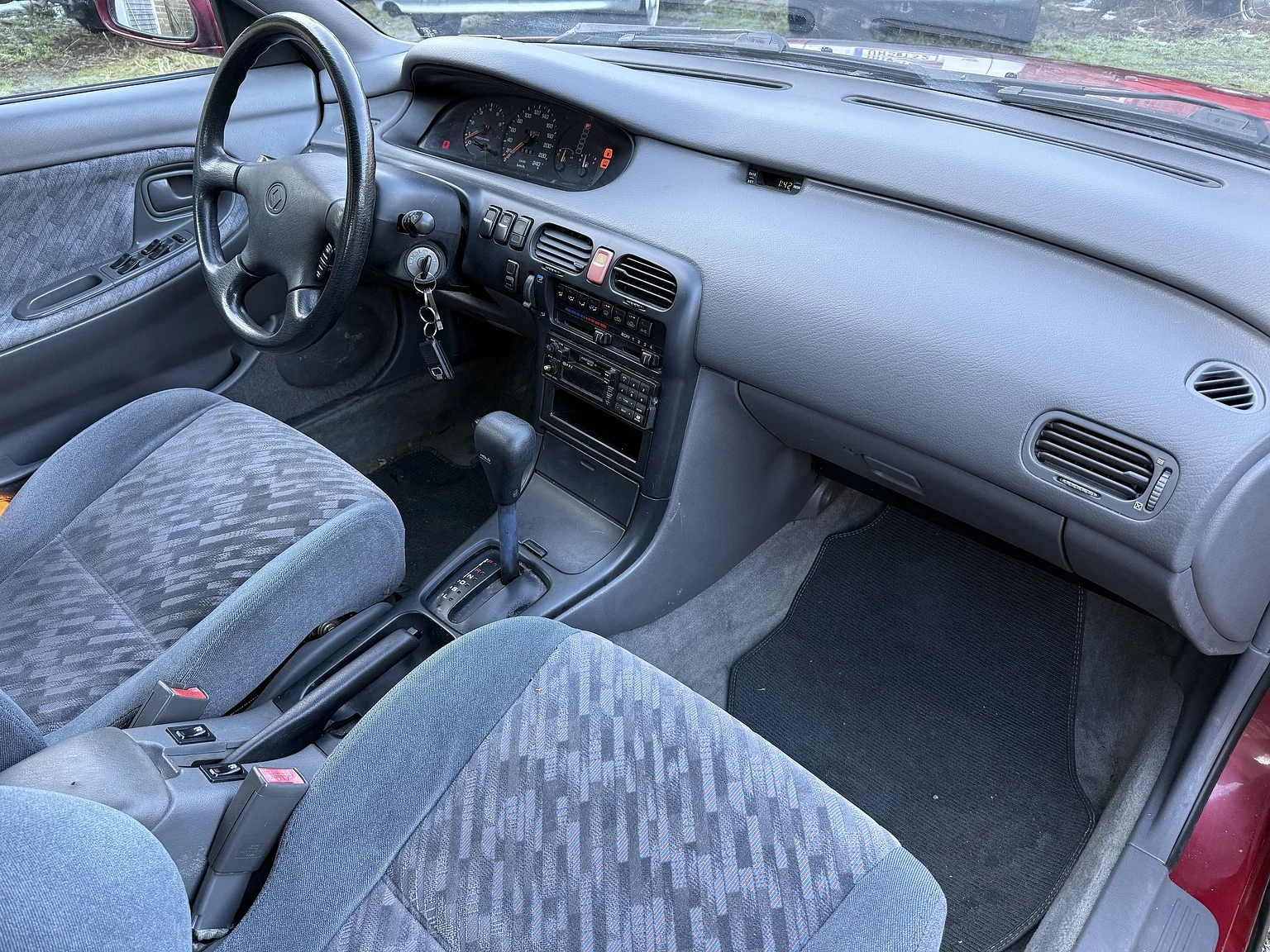 Interior image of 1992 Mazda 626 Hatchback 2.5 V6 Automatic (28)
