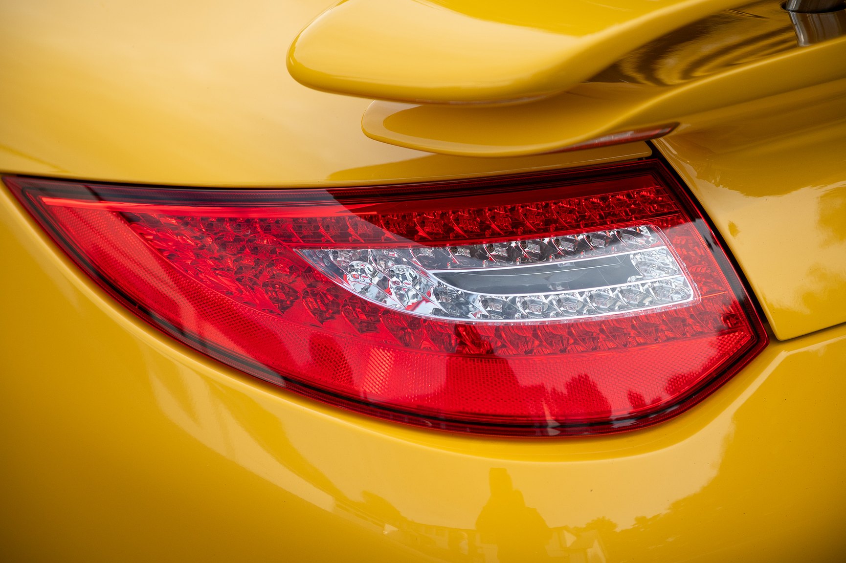 Exteriörbild på 2009 Porsche 911 Carrera (47)