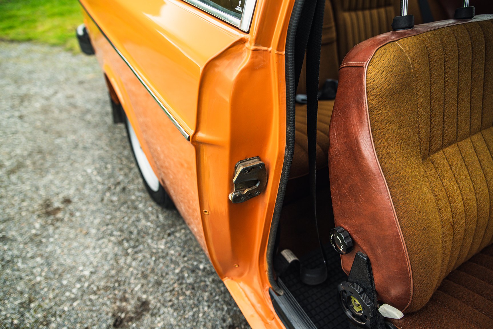 Interior image of 1974 Volvo 142 2.0