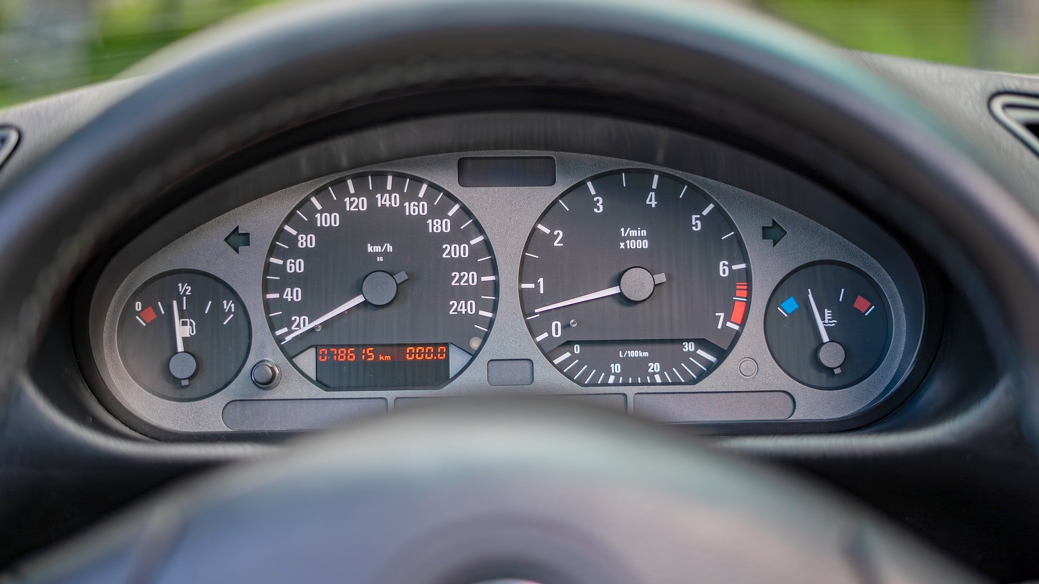 Interior image of 1997 BMW 328i Coupé Automatisk