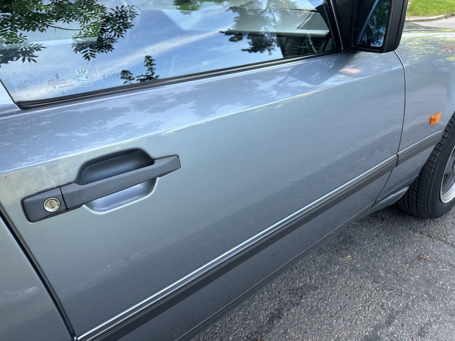 Exteriörbild på 1989 Mercedes-Benz 230E