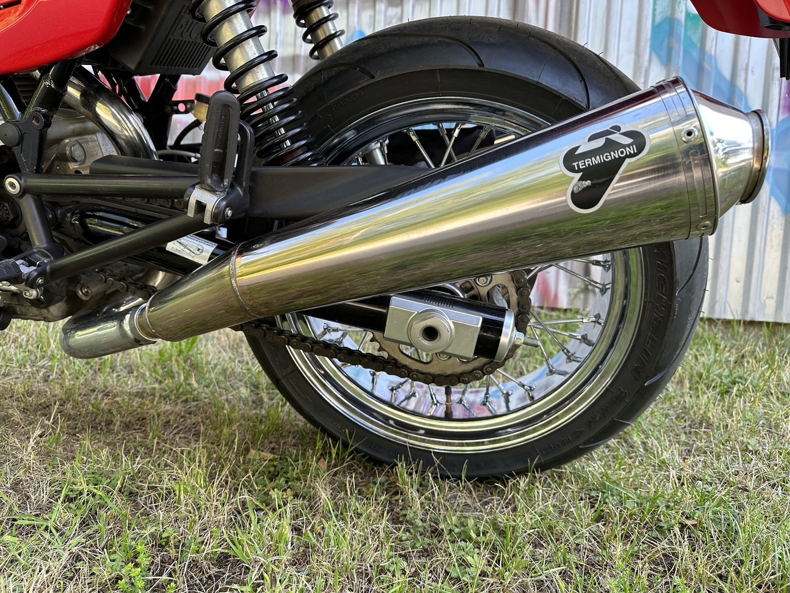 Exterior image of 2006 Ducati 1000 GT (5)