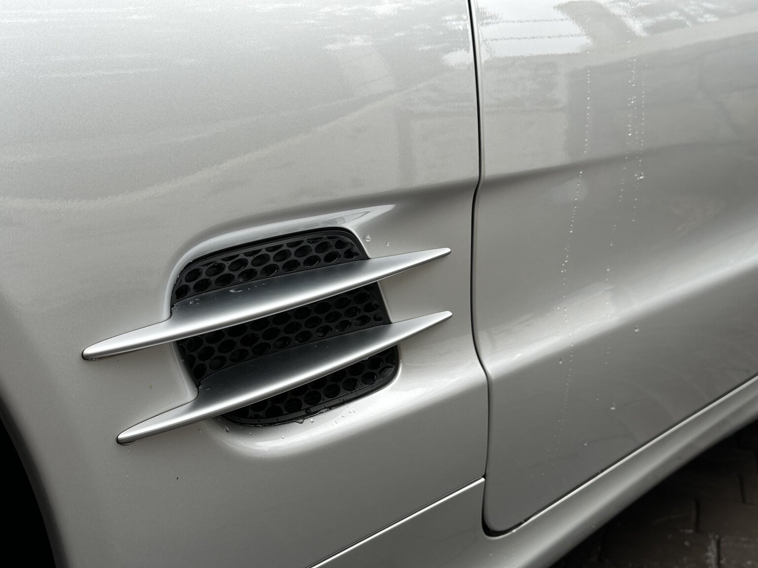 Exteriörbild på 2005 Mercedes-Benz SL 350