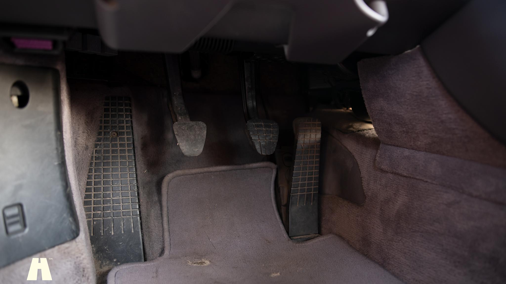 Interior image of 1998 Porsche 996 Carrera 2 “Clubsport”