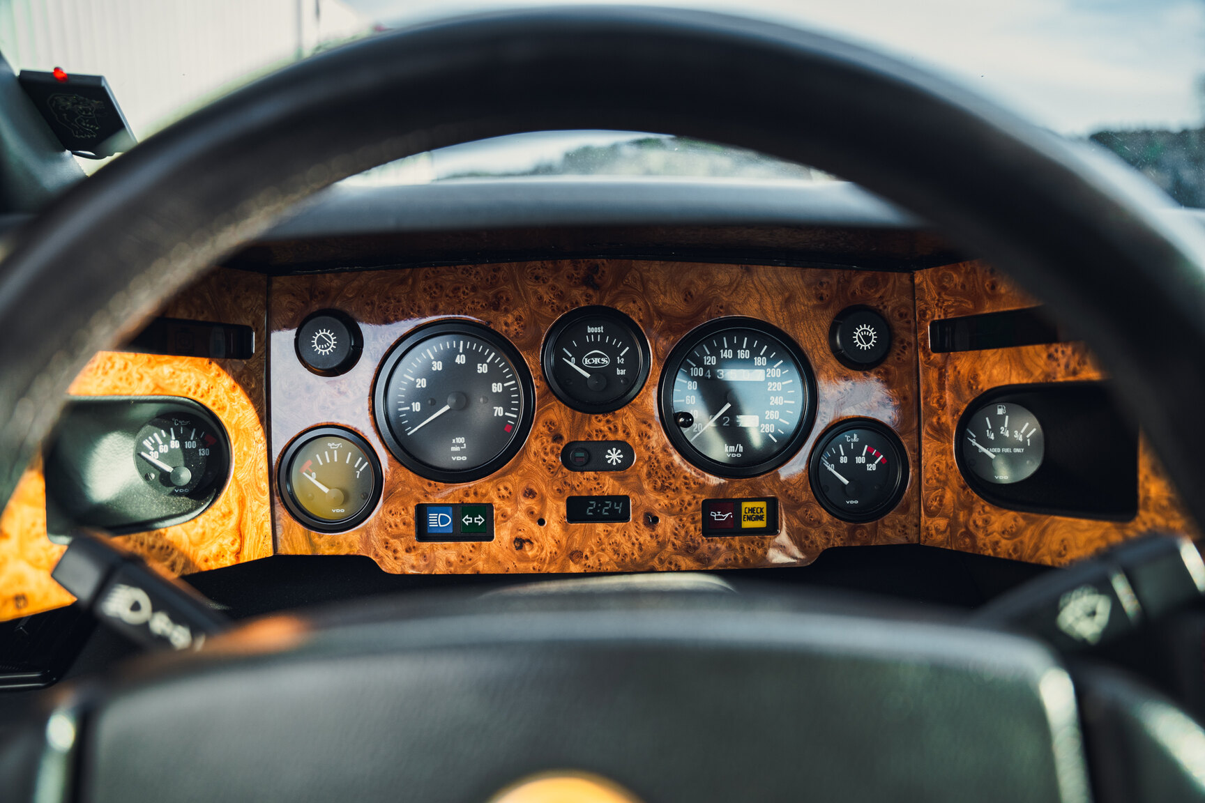 Interior image of 1989 Lotus Esprit Turbo SE