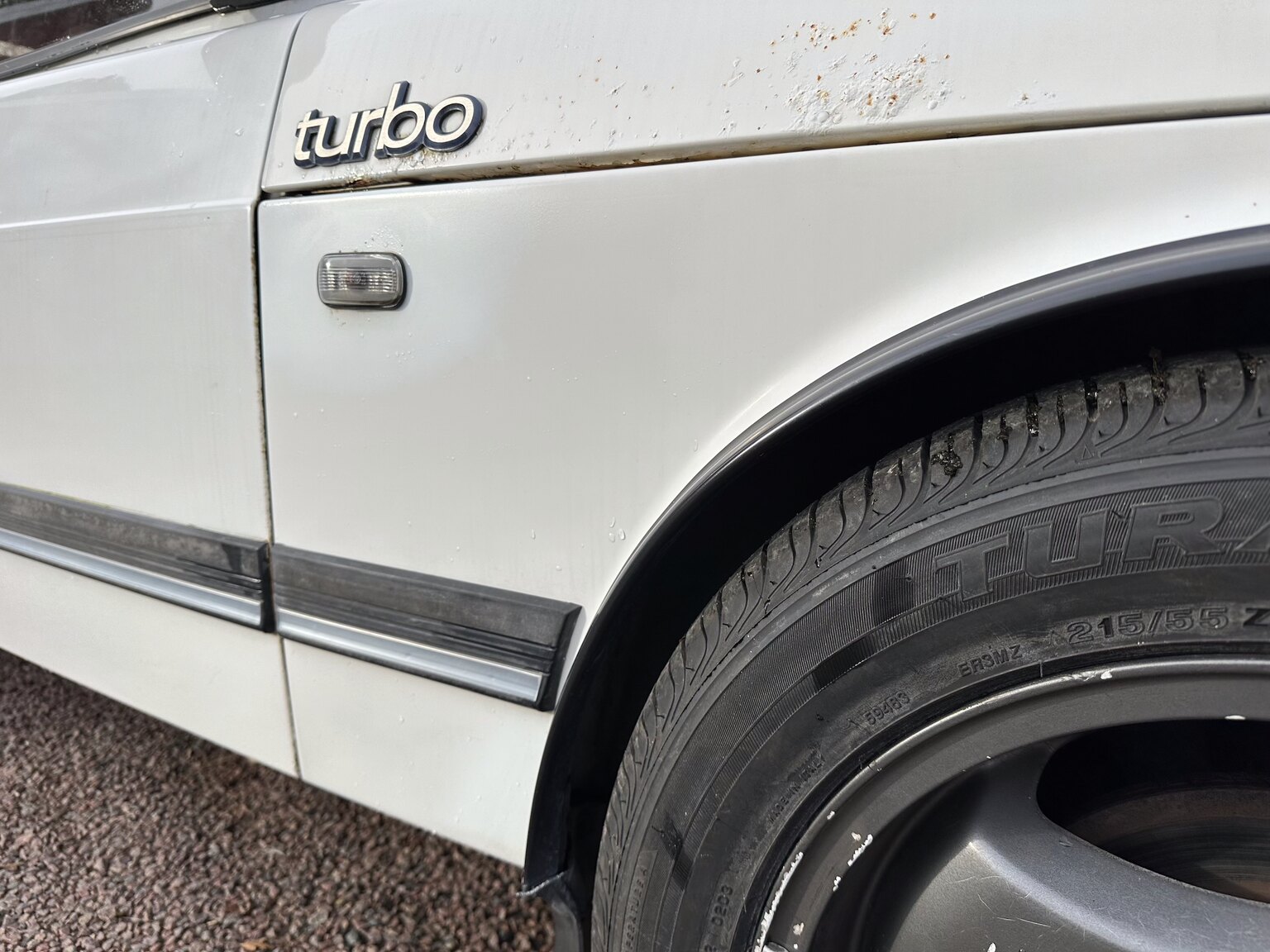 Exterior image of 1991 Saab 900 Turbo