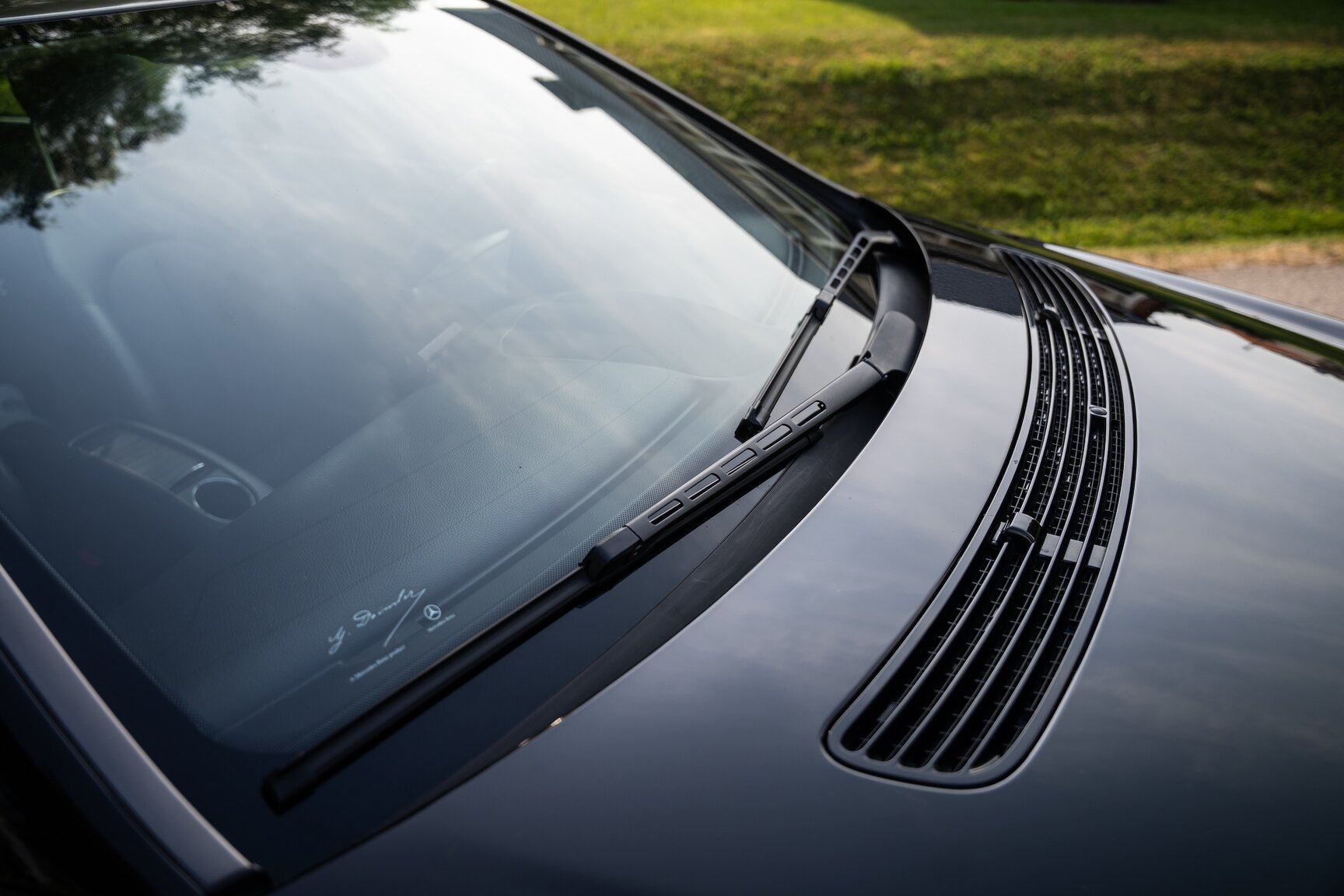Exterior image of 2009 Mercedes-Benz CLK 550