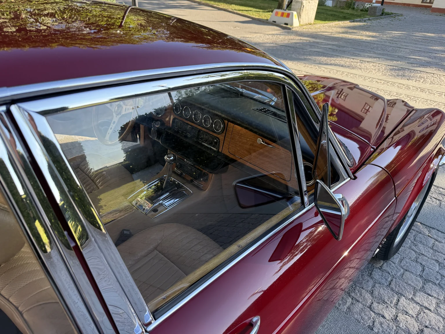 Exterior image of 1970 Jaguar XJ12 Performance (52)
