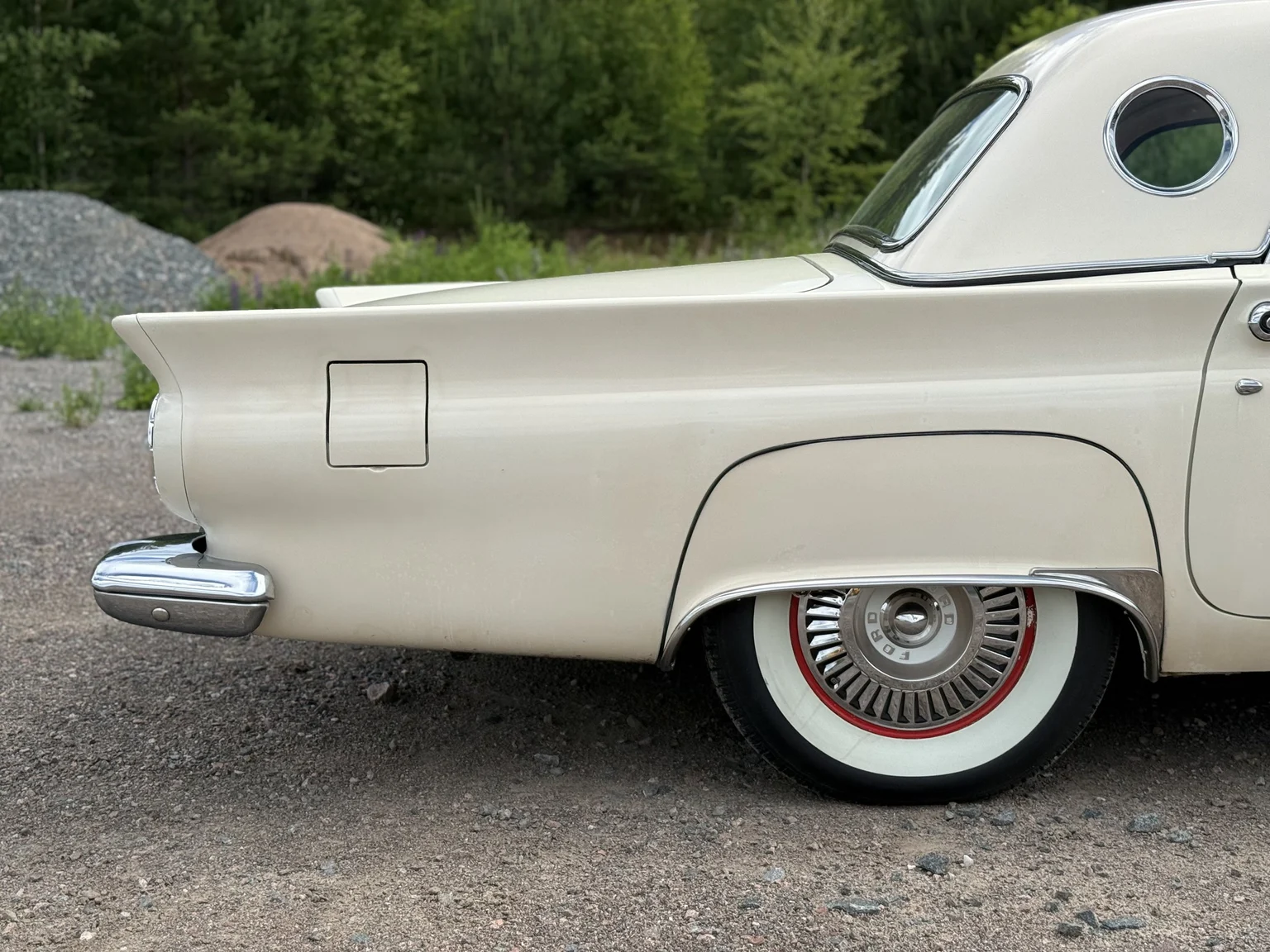 Aussenfoto 1957 Ford Thunderbird (25)