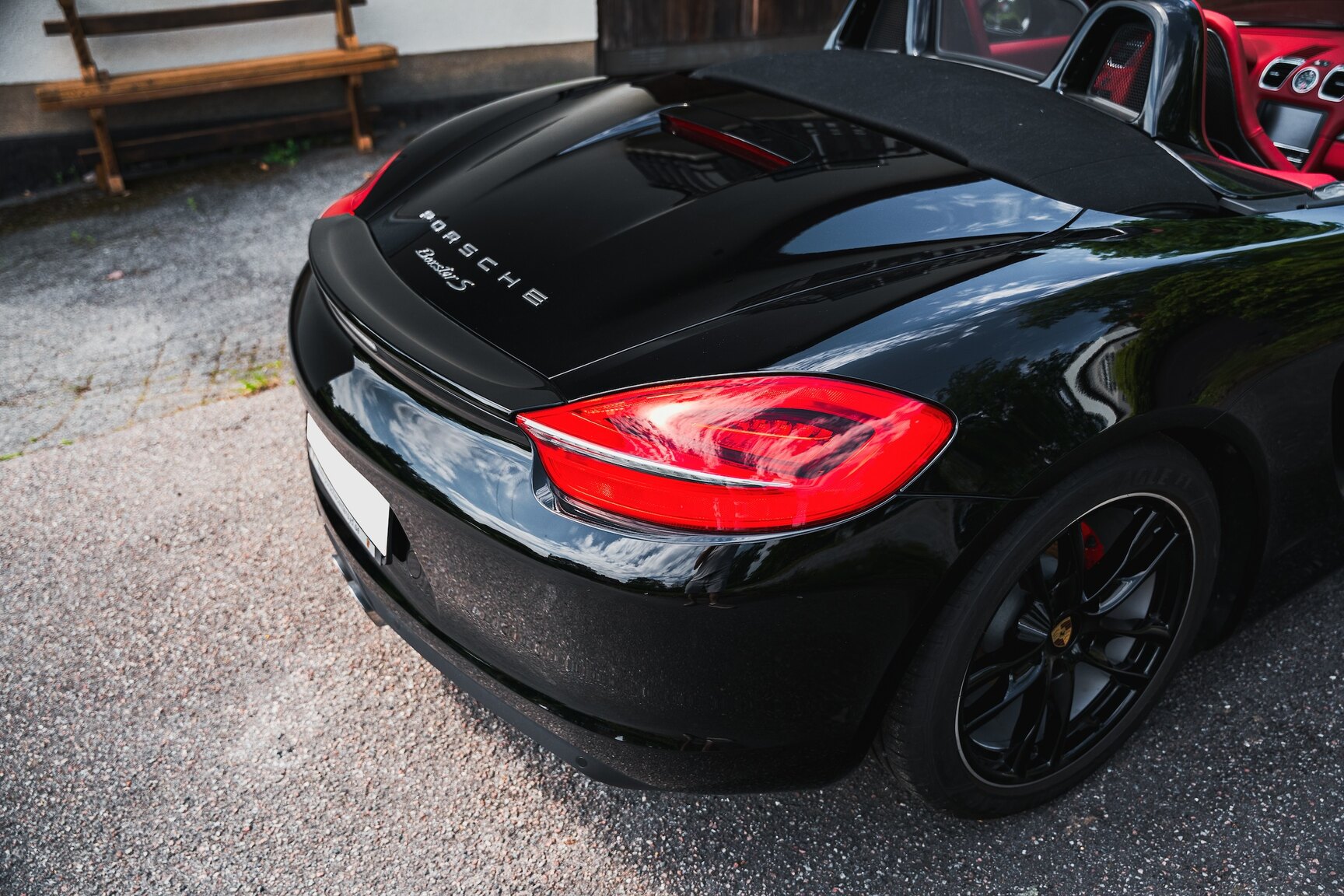 Exterior image of 2013 Porsche Boxster S (22)