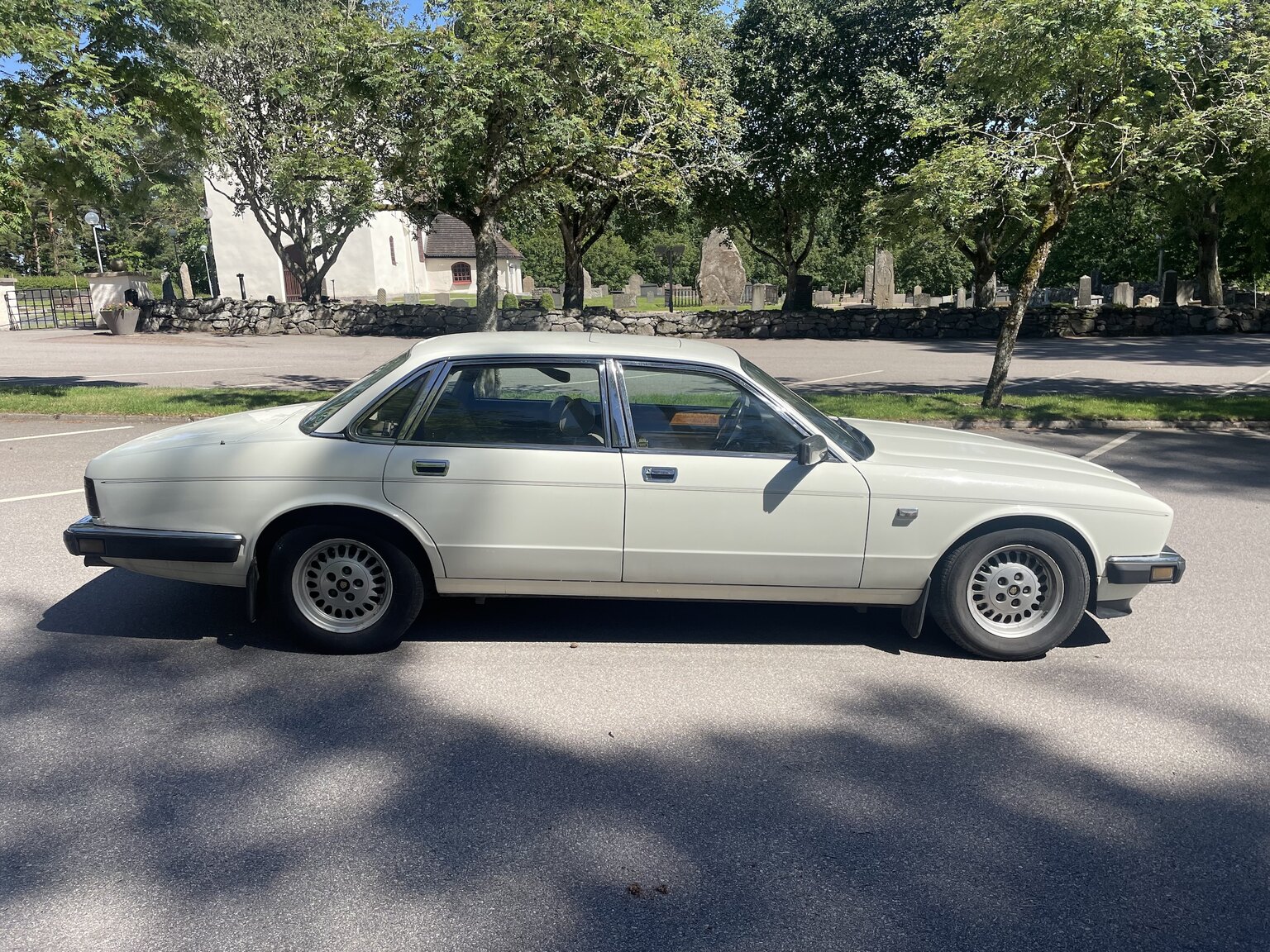 Exteriörbild på 1988 Jaguar XJ6 Sovereign