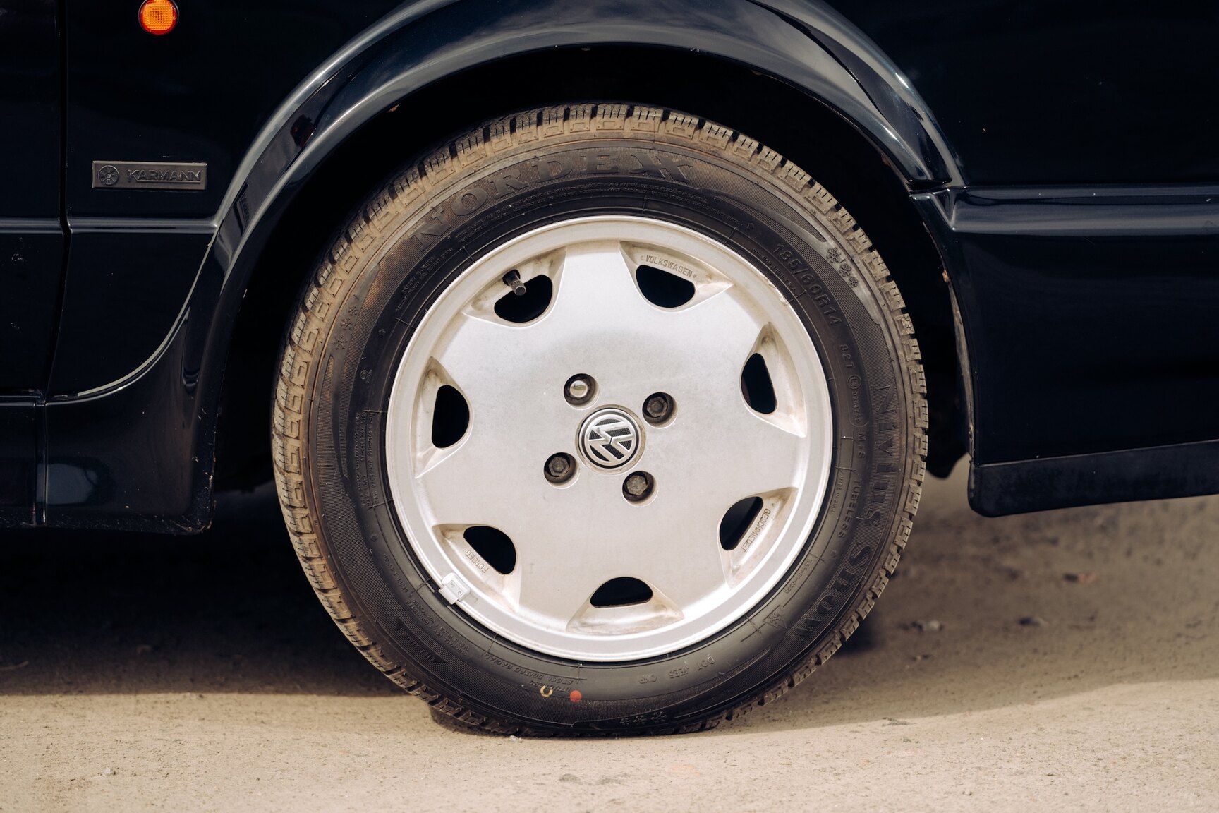 Exterior image of 1991 VW Golf Cabriolet "Etienne Aigner Edition"