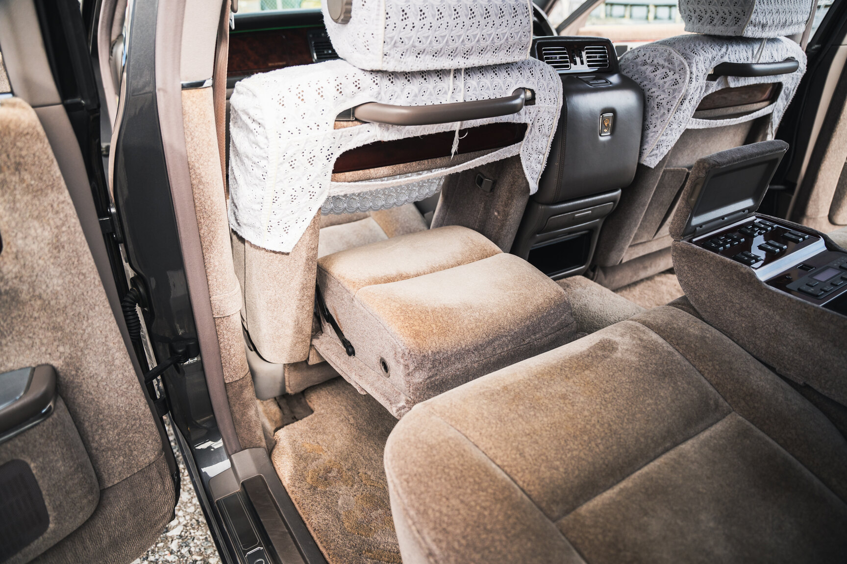 Interior image of 2000 Toyota Century