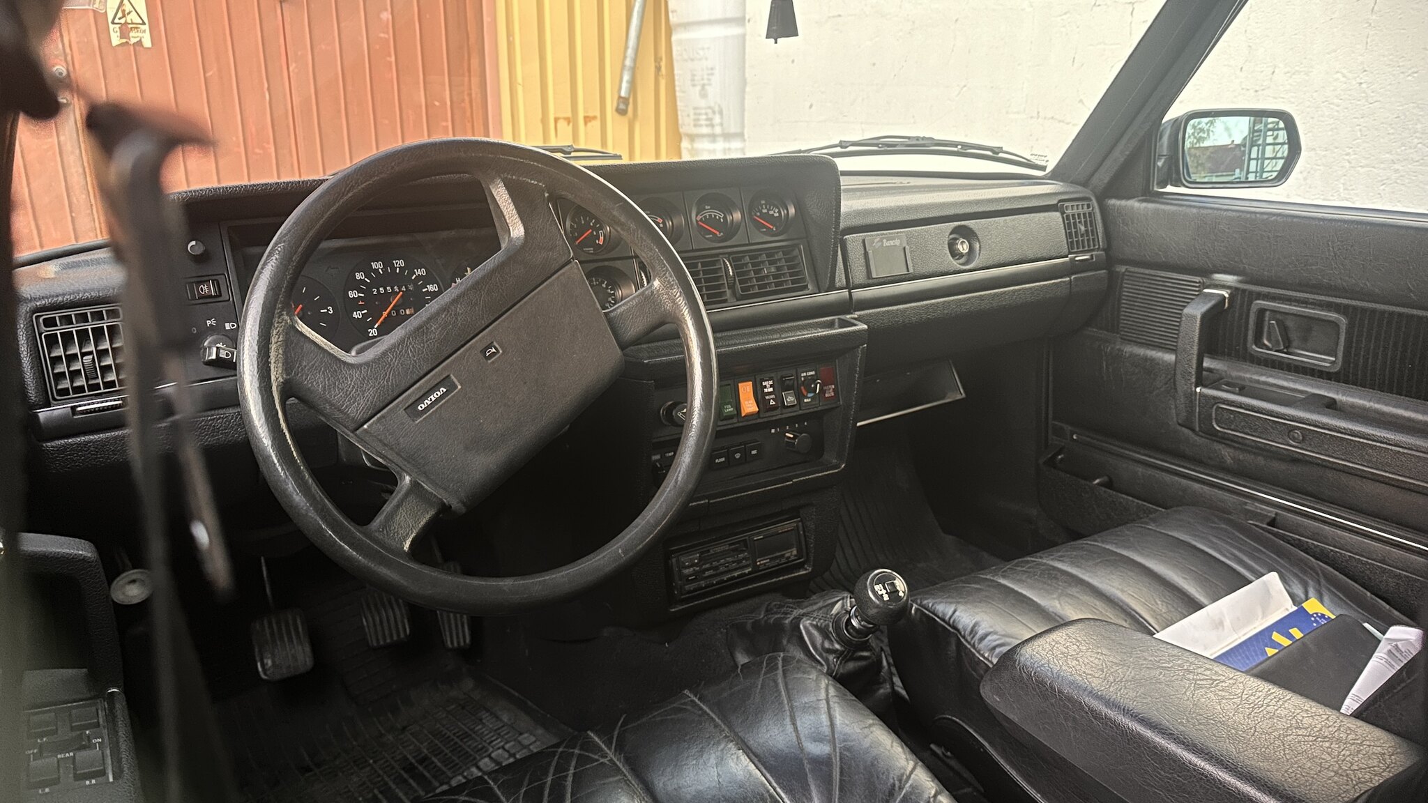 Interiörbild 1981 Volvo 244 GLE D6