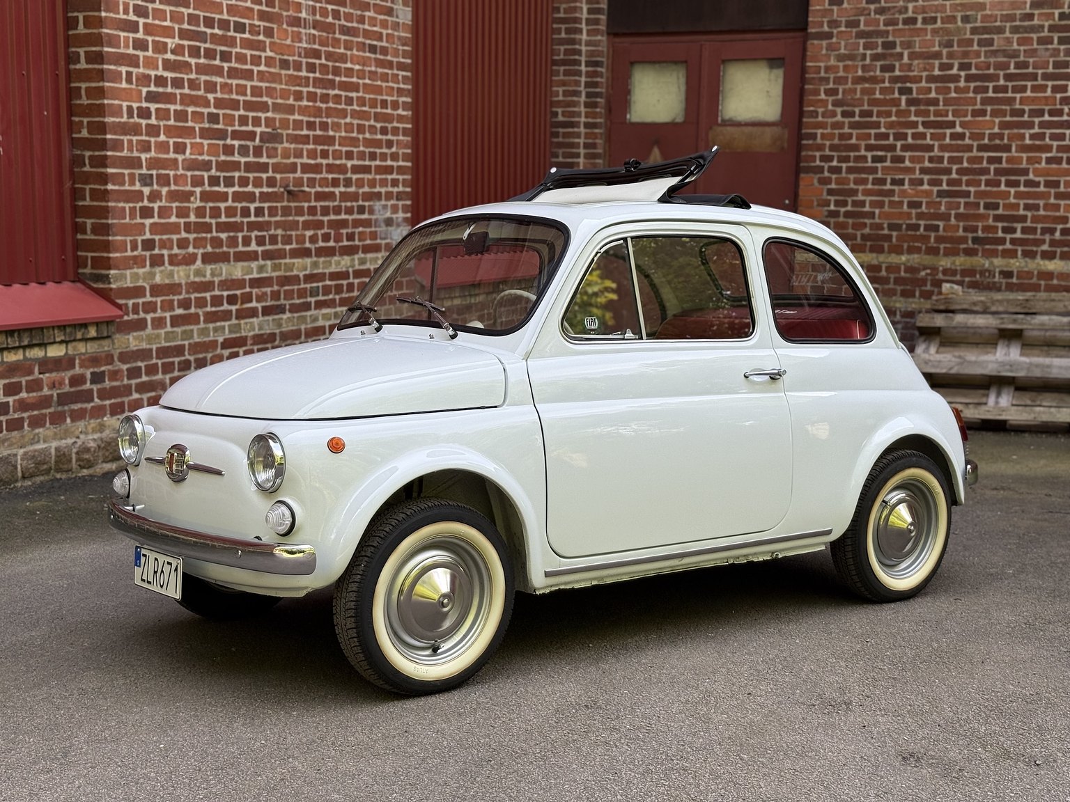 Exterior image of 1965 Fiat 500F