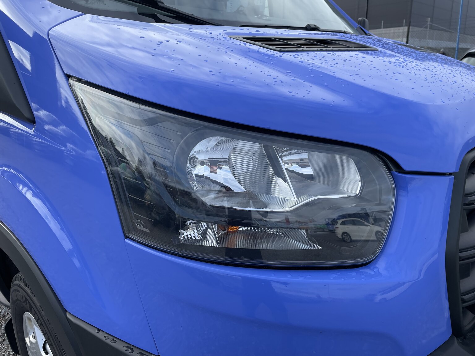 Exterior image of 2022 Ford Transit fordonstransport