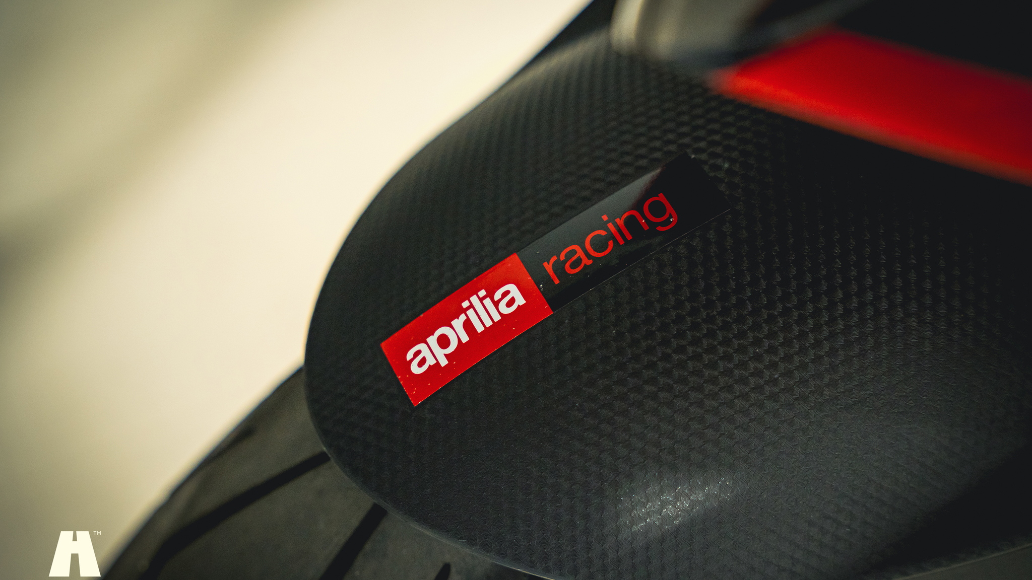 Exterior image of 2016 Aprilia Tuono V4 Factory