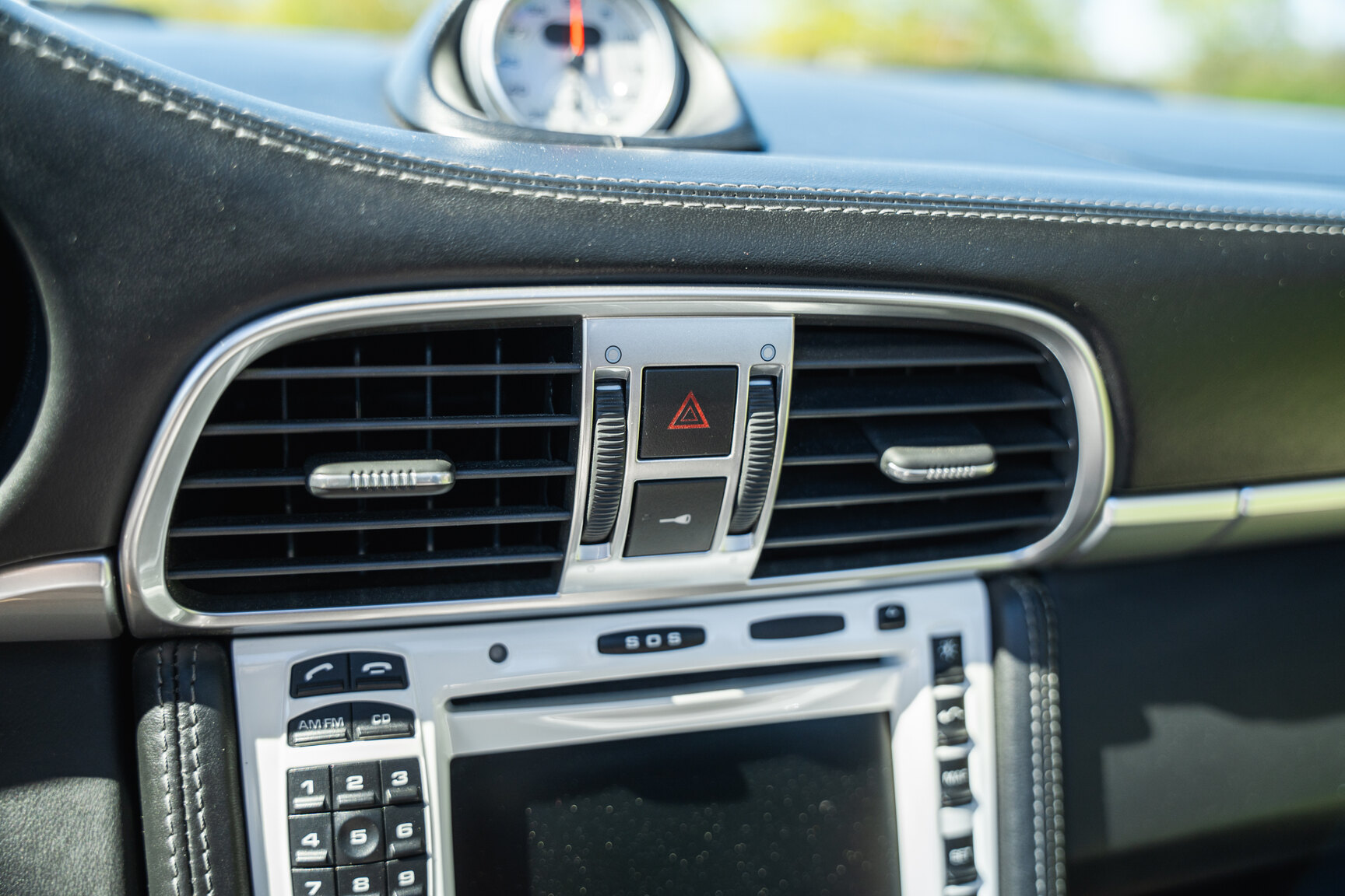 Interior image of 2008 Porsche 911 Turbo Cabriolet (43)