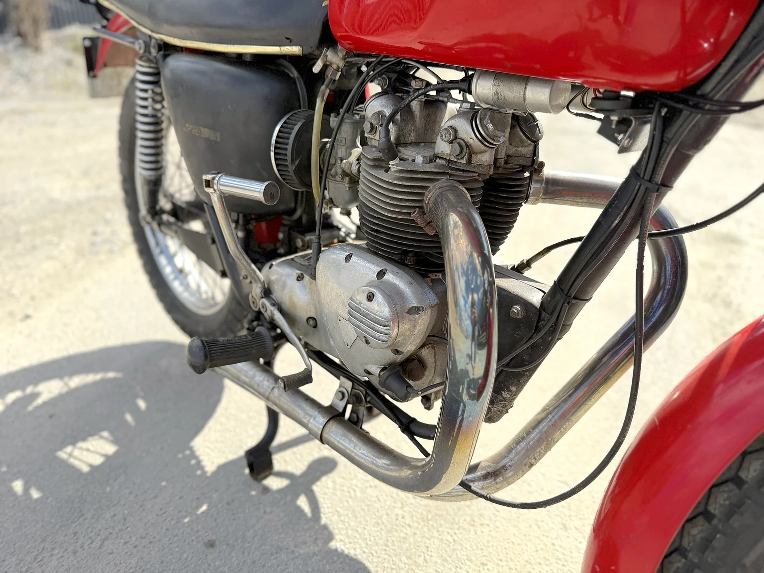 Image of 1971 Triumph Daytona 500 (1) mechanics