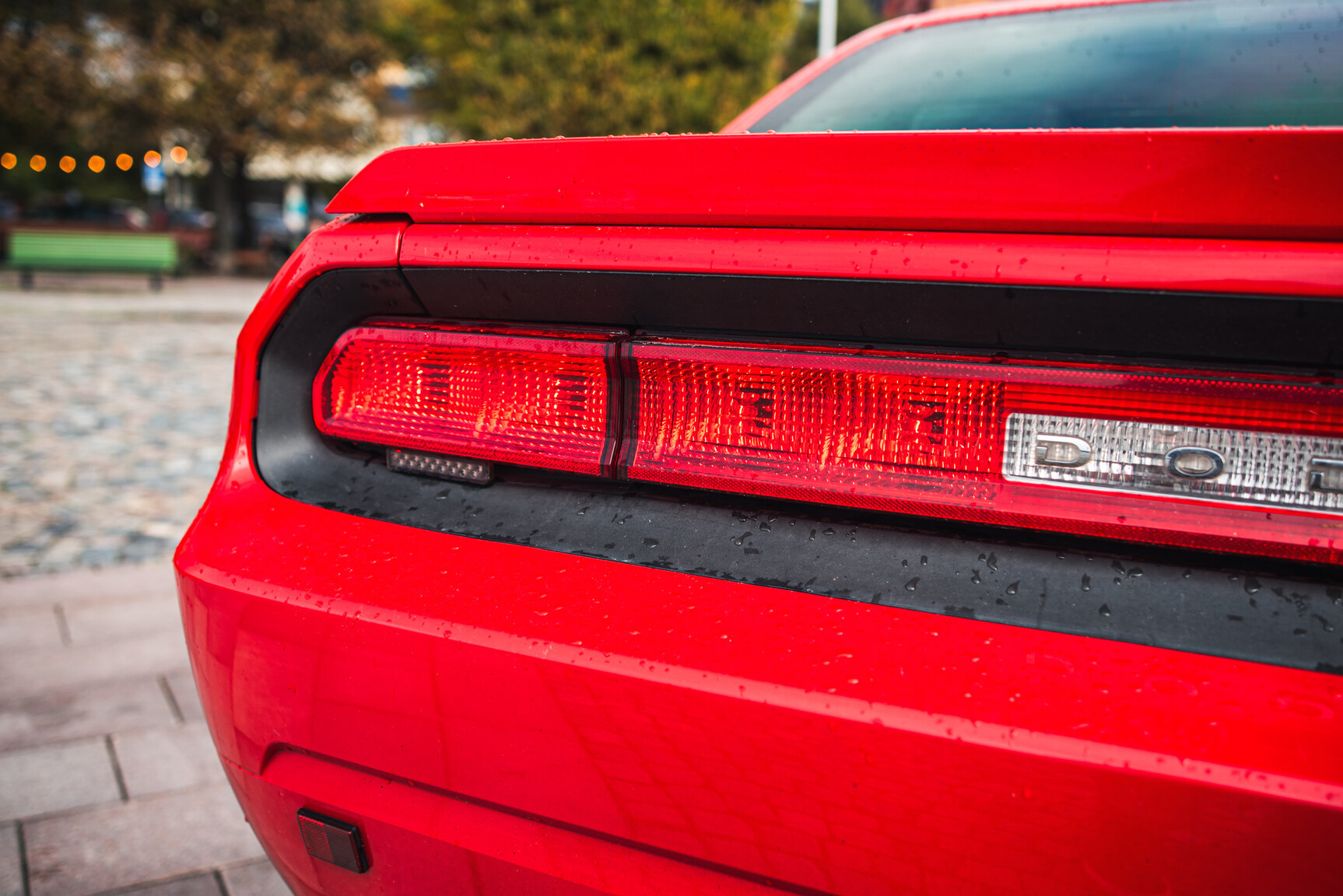 Exterior image of 2010 Dodge Challenger 5.7 V8 HEMI Manuell
