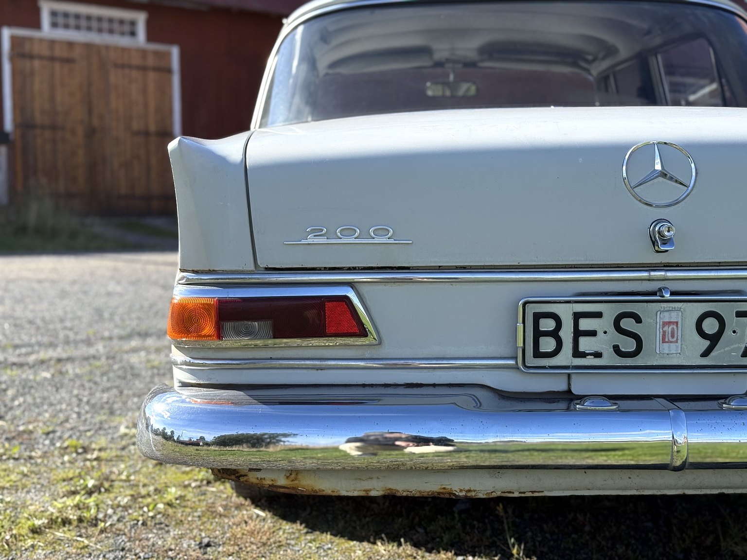 Exteriörbild på 1967 Mercedes-Benz 200