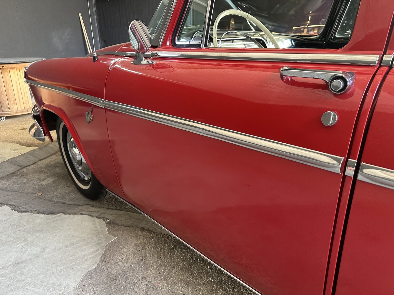 Exteriörbild på 1955 Dodge Custom Royal Sedan HEMI