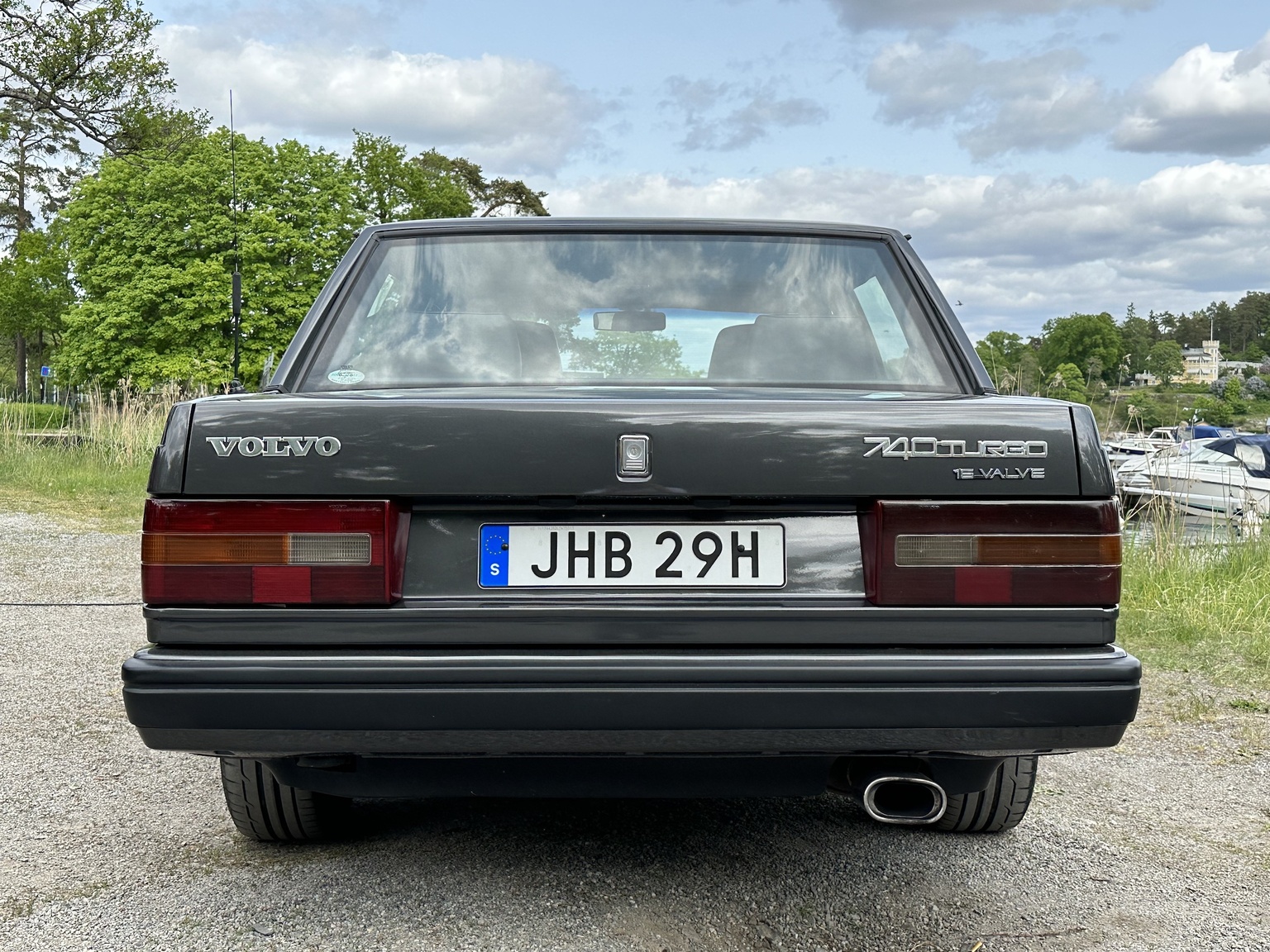 Exterior image of 1990 Volvo 740 Turbo 16s