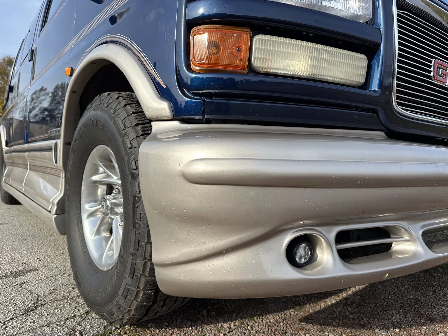 Aussenfoto 2000 GMC Savana G1500 Conversion Van