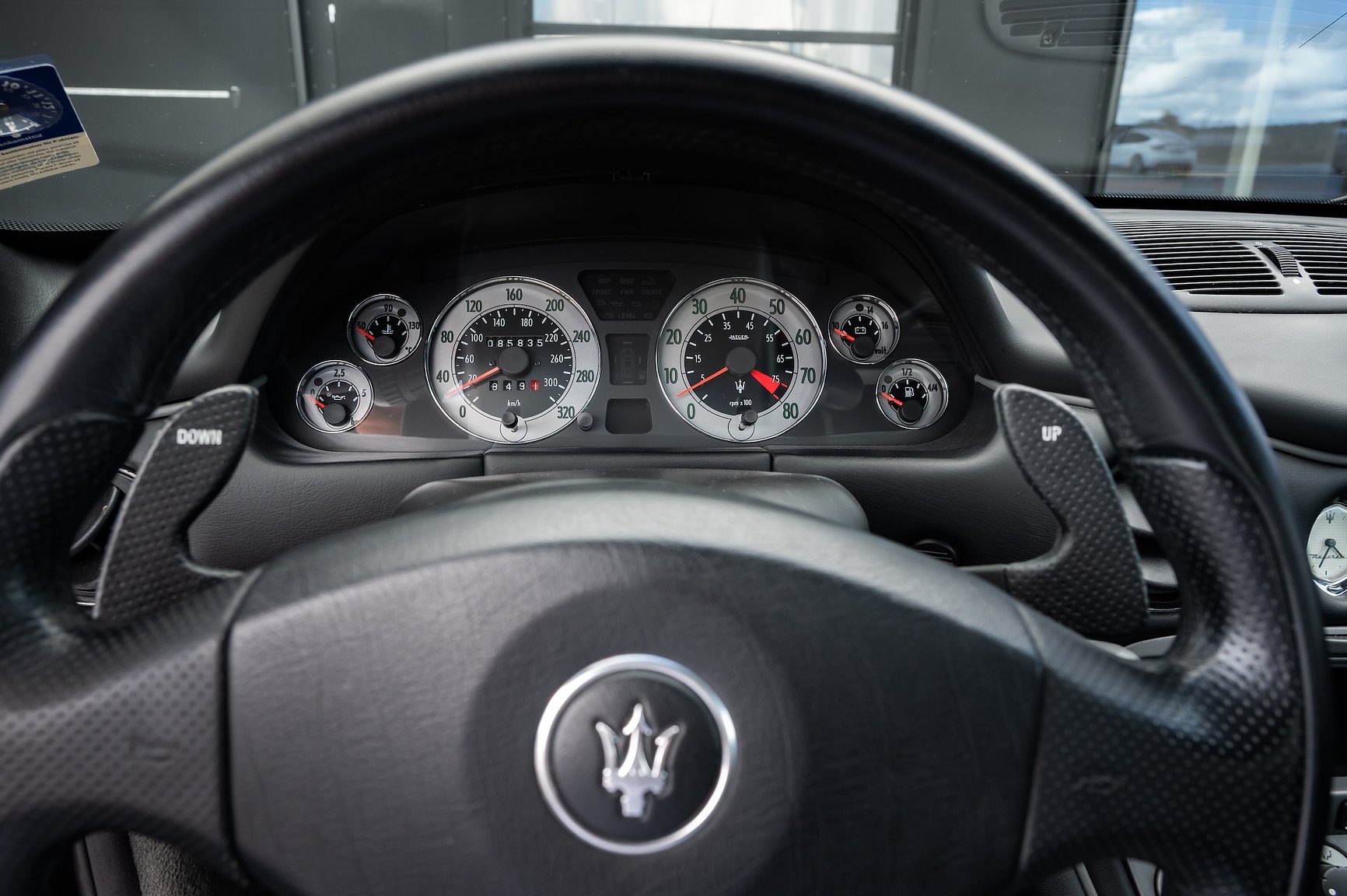 Interior image of 2004 Maserati Coupé 4.2 V8 Cambiocorsa