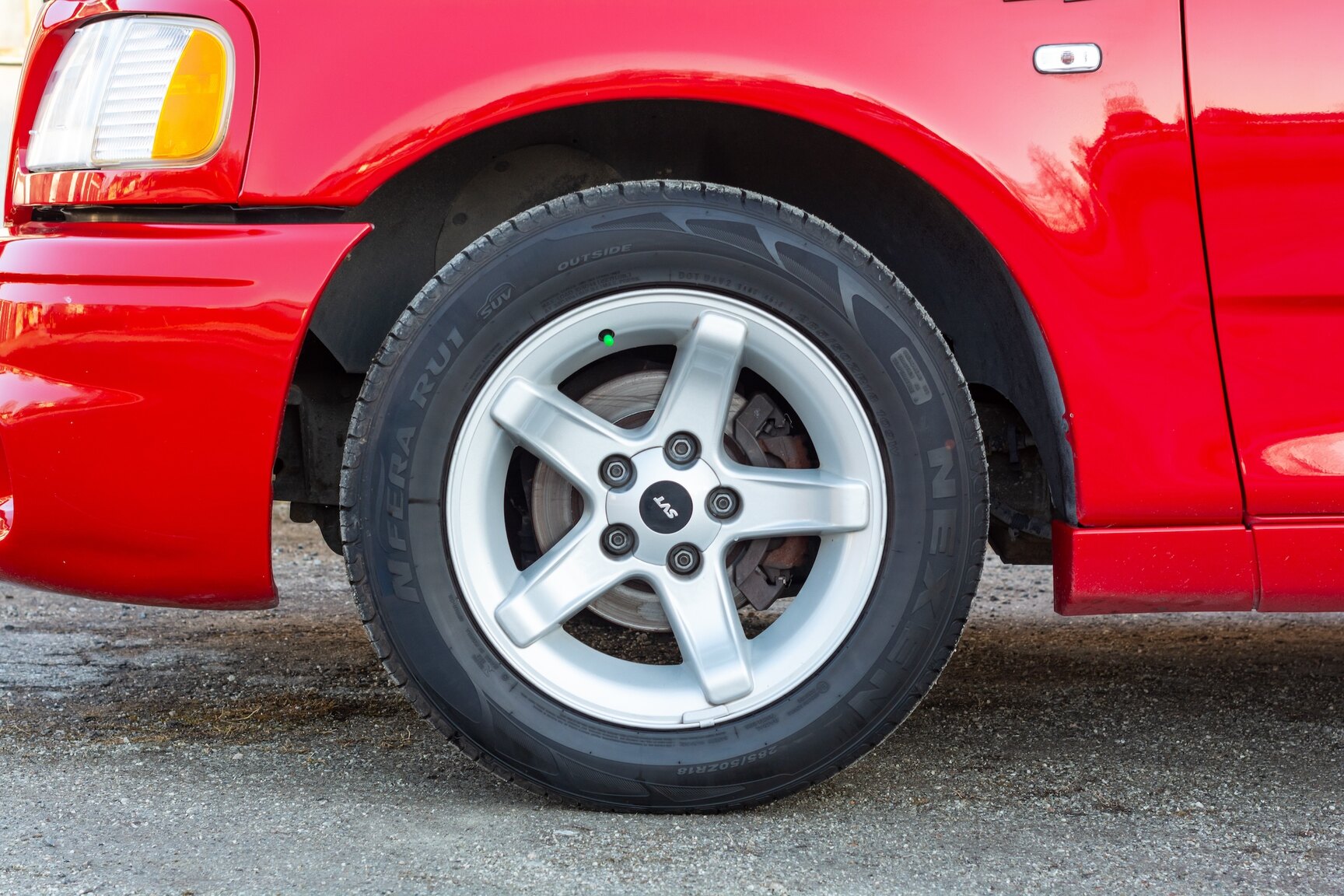 Exteriörbild på 2000 FORD F-150 SVT Lightning