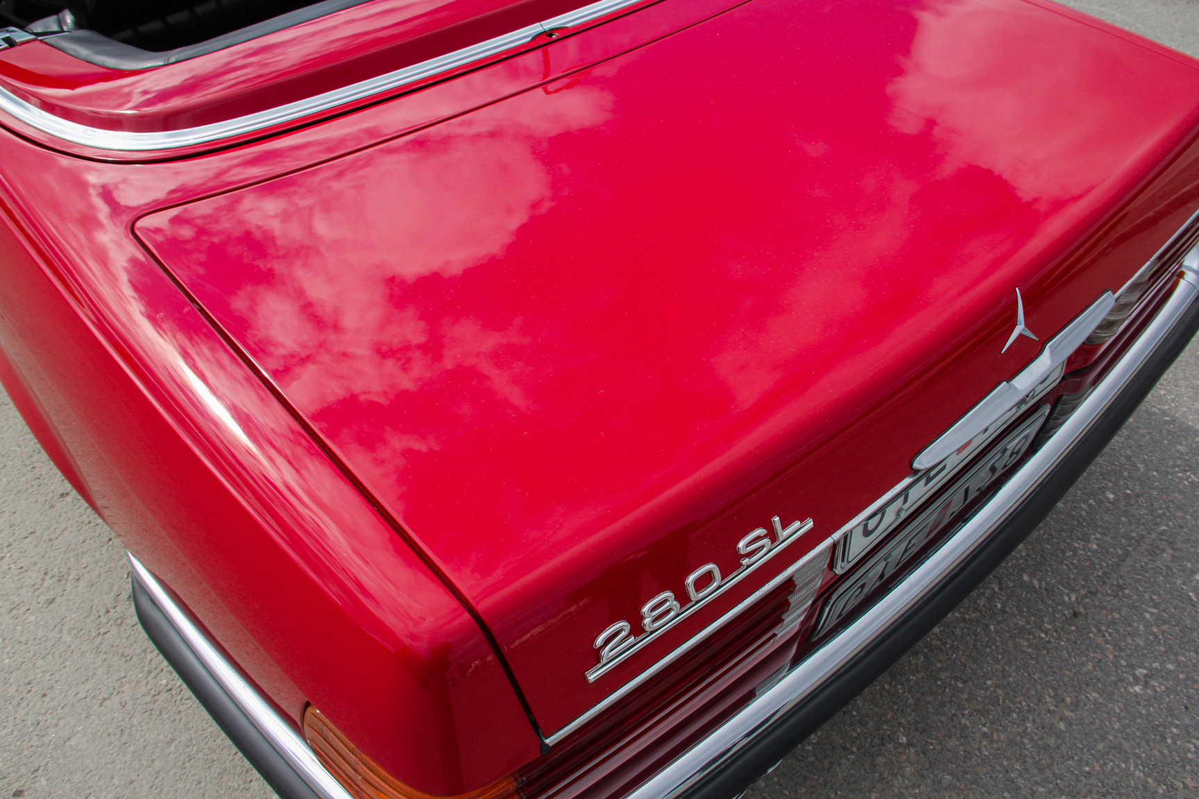 Exteriörbild på 1975 Mercedes-Benz 280 SL (55)