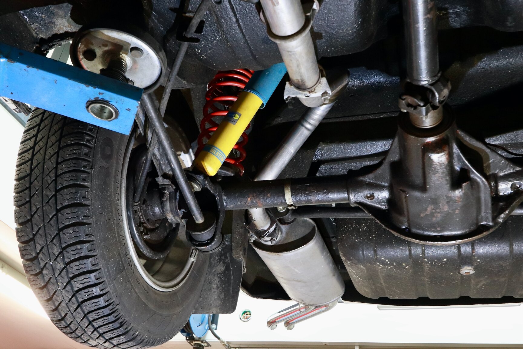 Image of 1964 Volvo P 1800S (29) mechanics