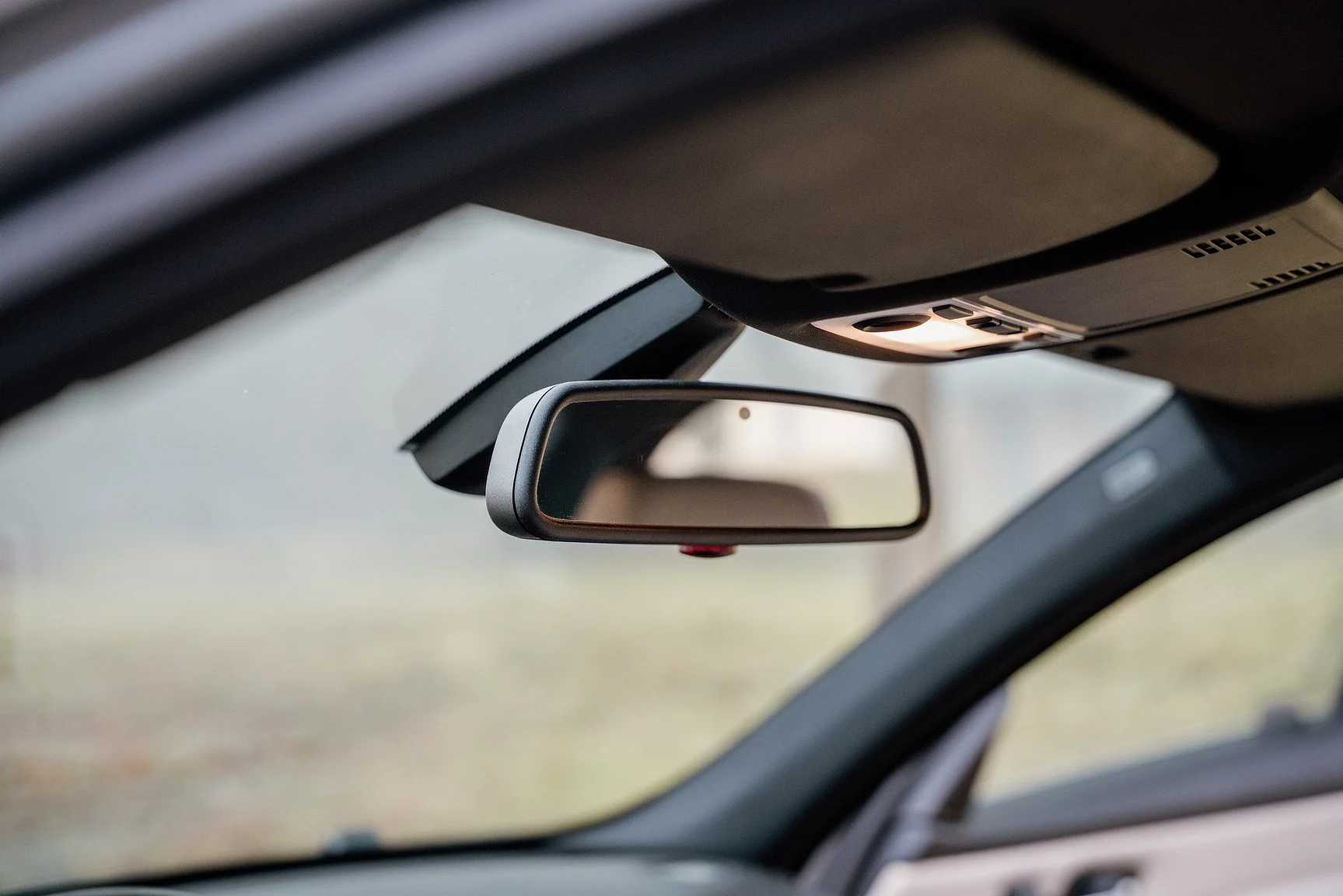 Interior image of 2010 BMW 325i Sedan (31)