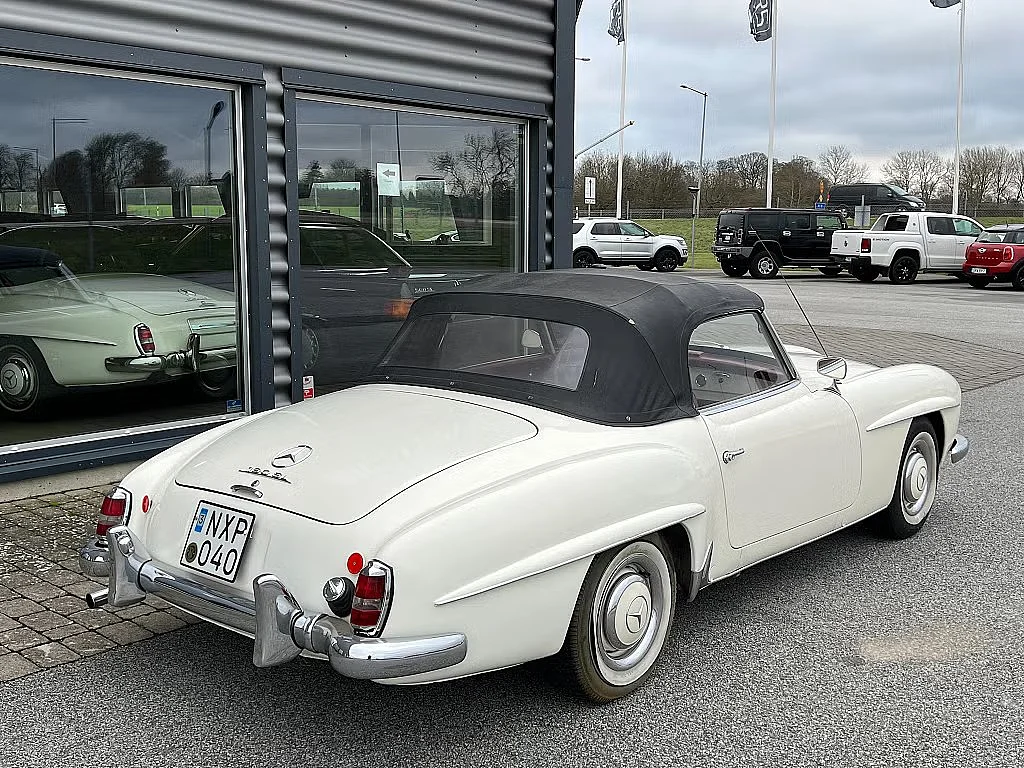 Aussenfoto 1961 Mercedes 190 SL (3)