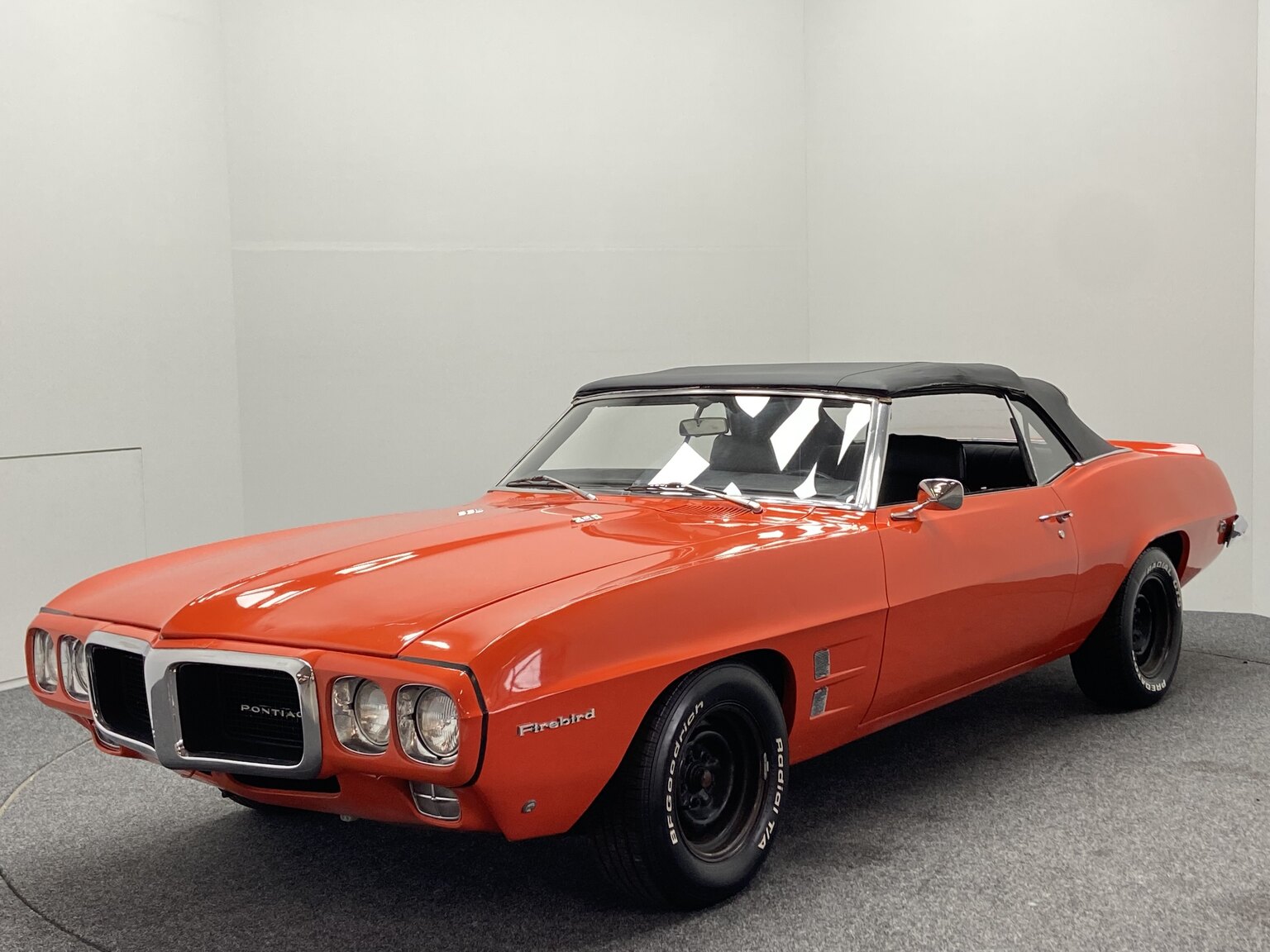 Exteriörbild på 1969 Pontiac Firebird