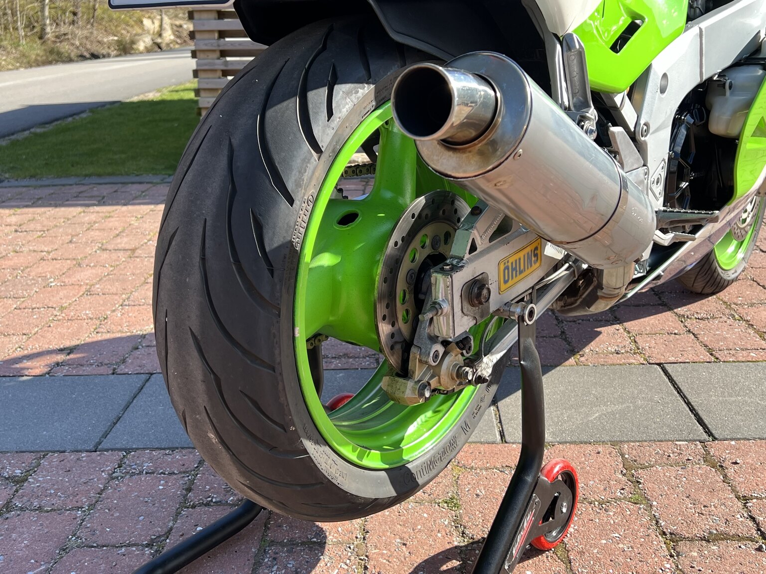 Exterior image of 1989 Kawasaki ZXR 750 H1 (11)