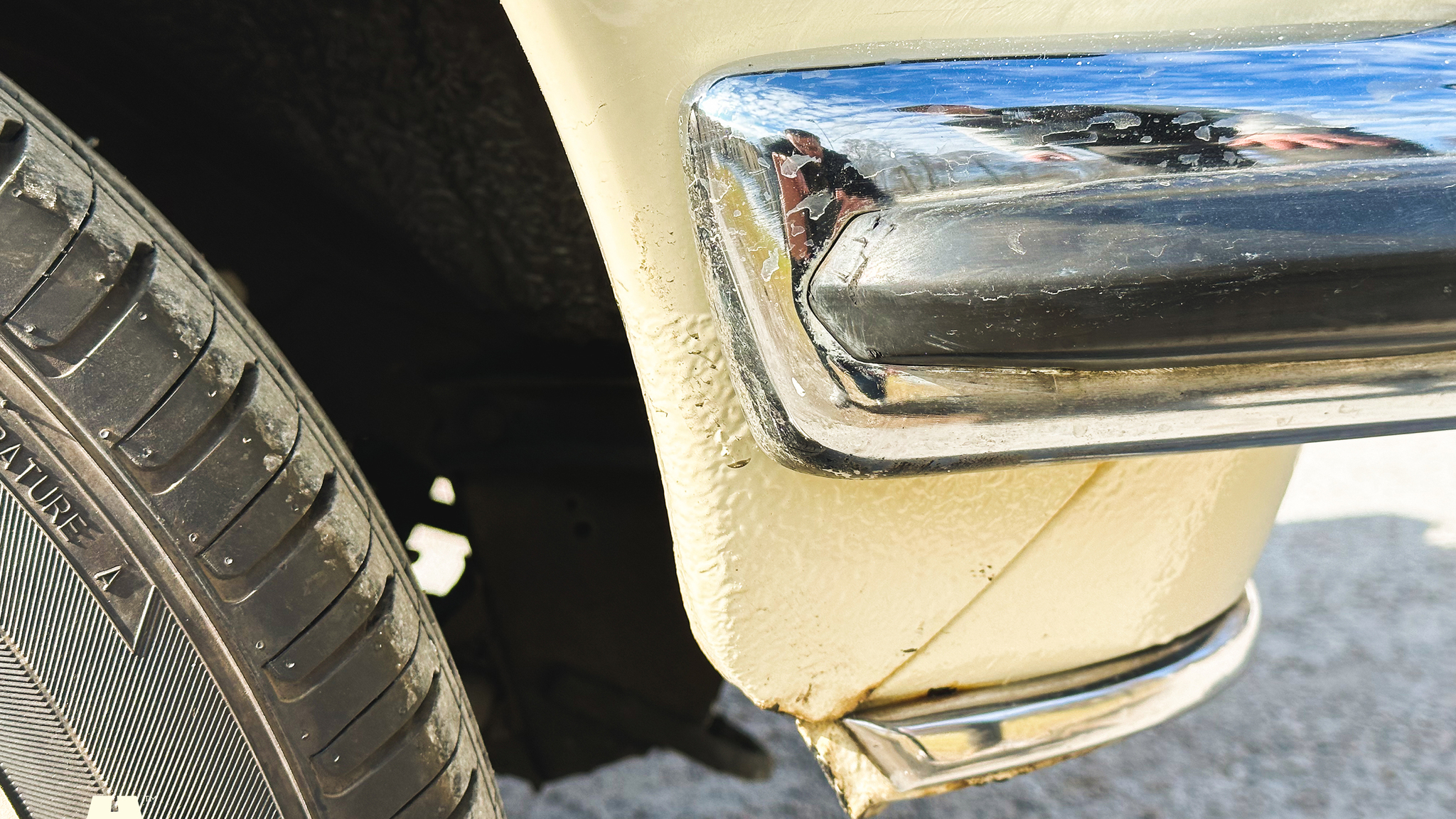 Exteriörbild på 1972 Mercedes-Benz 200