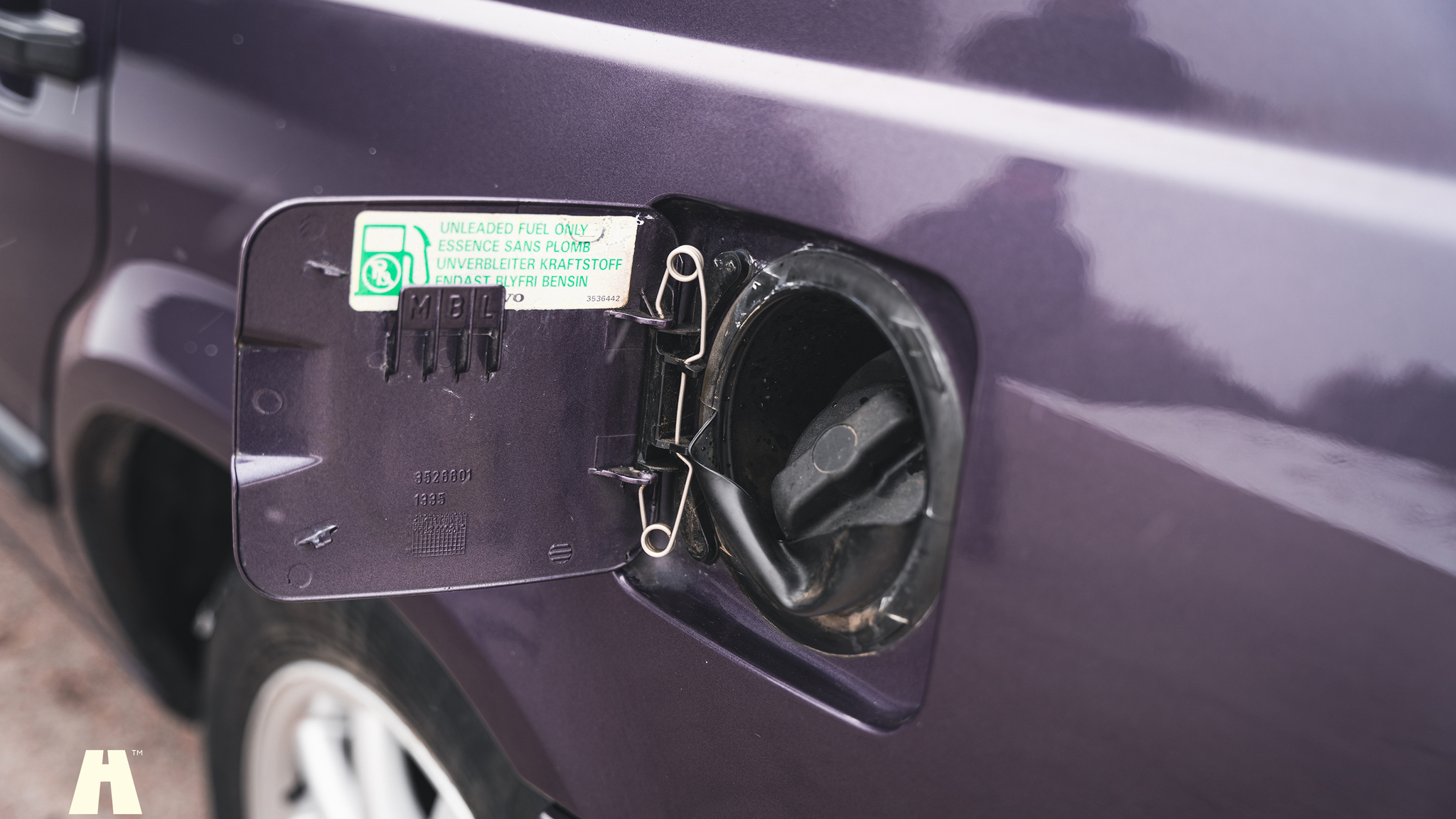 Exterior image of 1995 Volvo 940 SE