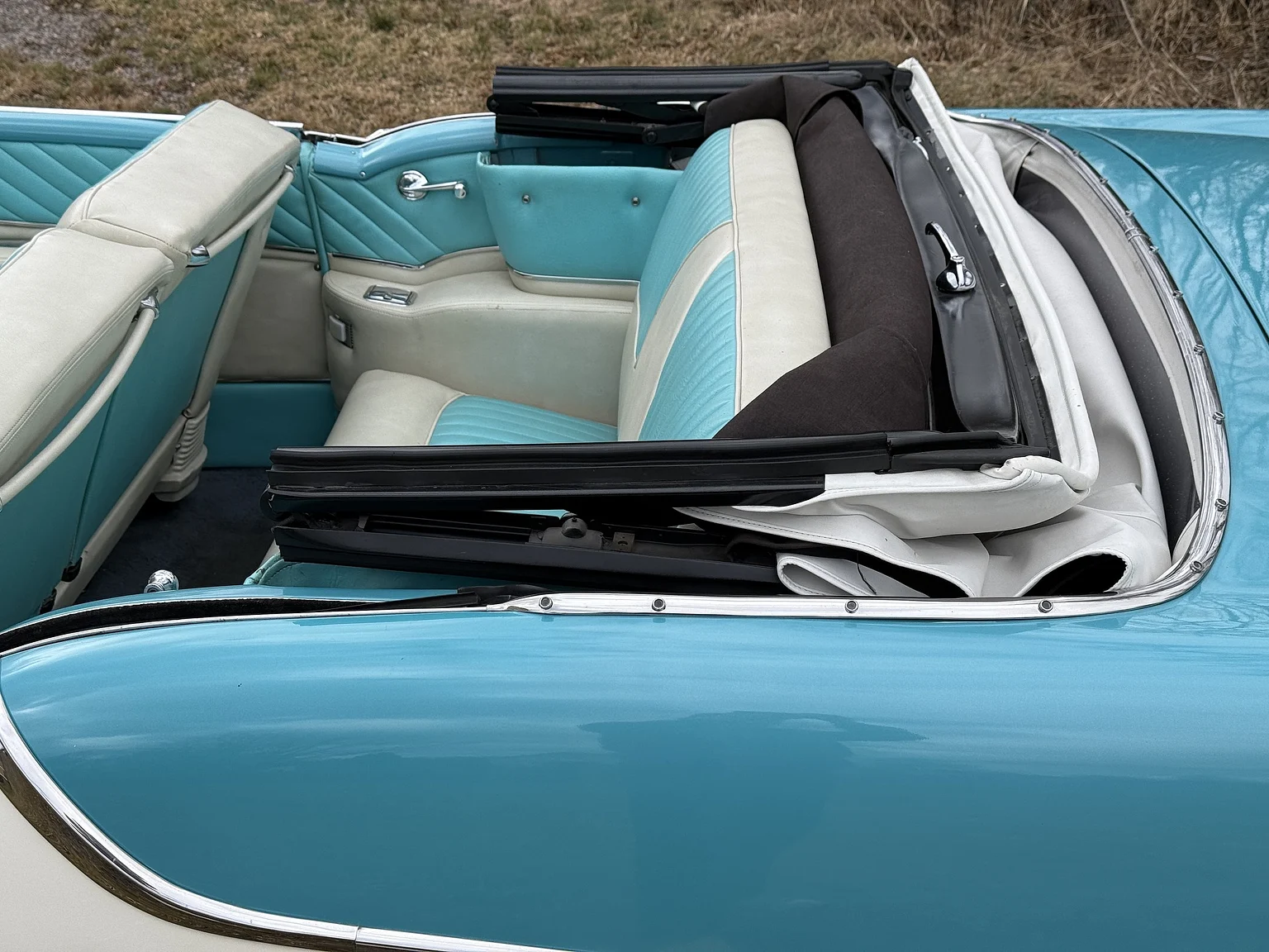 Exterior image of 1955 Oldsmobile Super 88 (56)