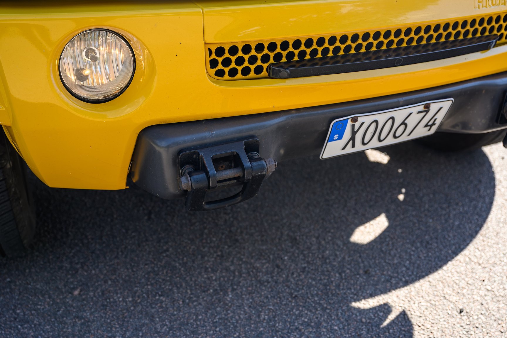 Exterior image of 2006 Hummer H3