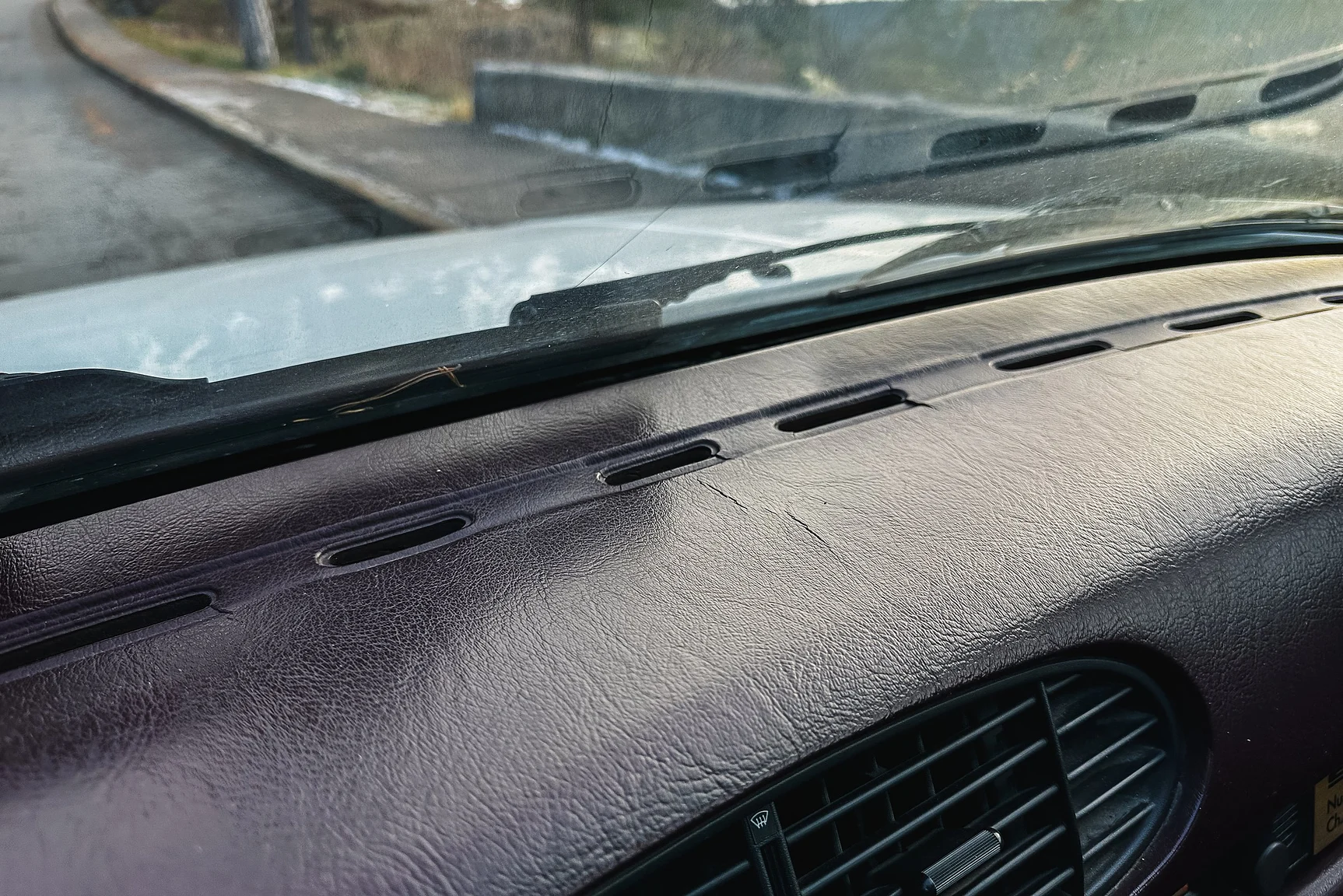 Interior image of 1986 Porsche 944R (57)