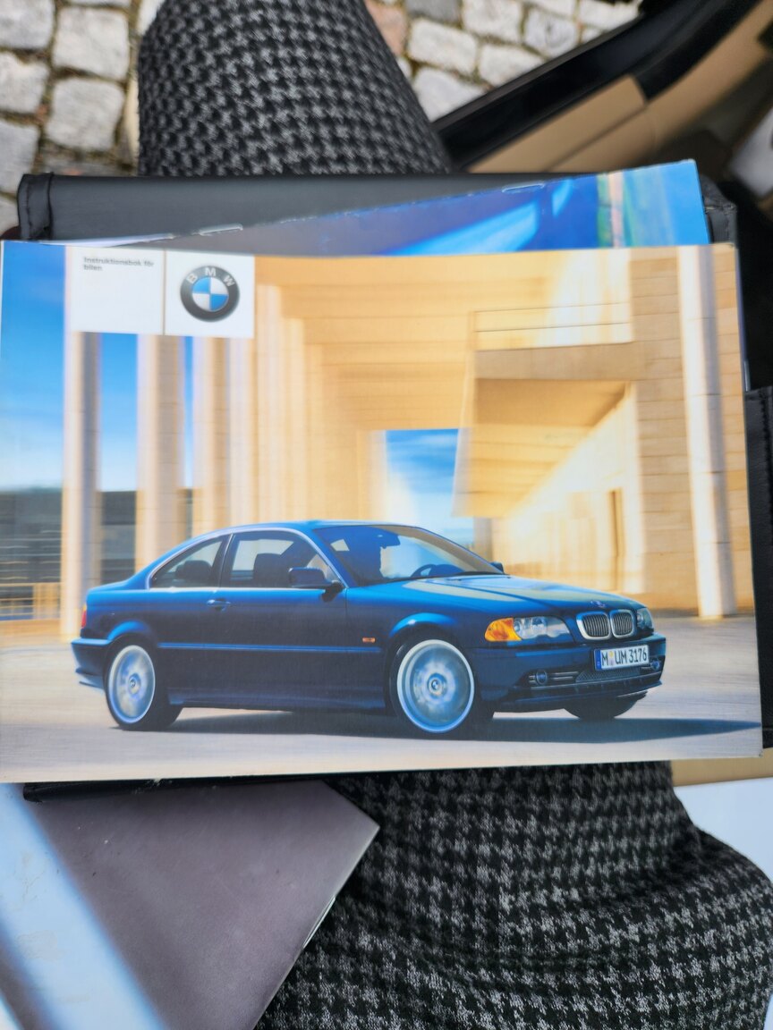 Dokumentation för 2002  BMW 330Ci 