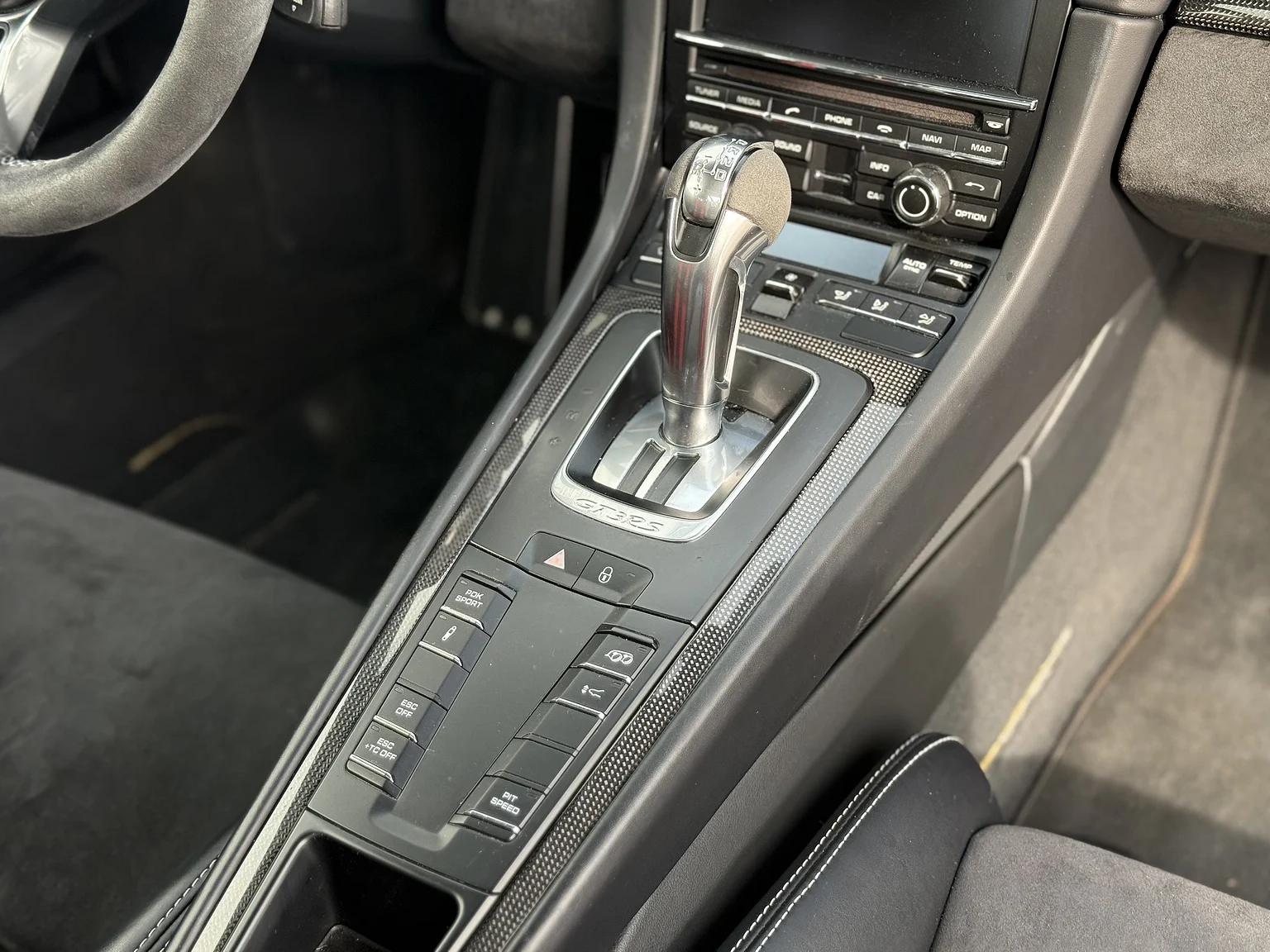 Interior image of 2016 Porsche 911 GT3 RS (28)