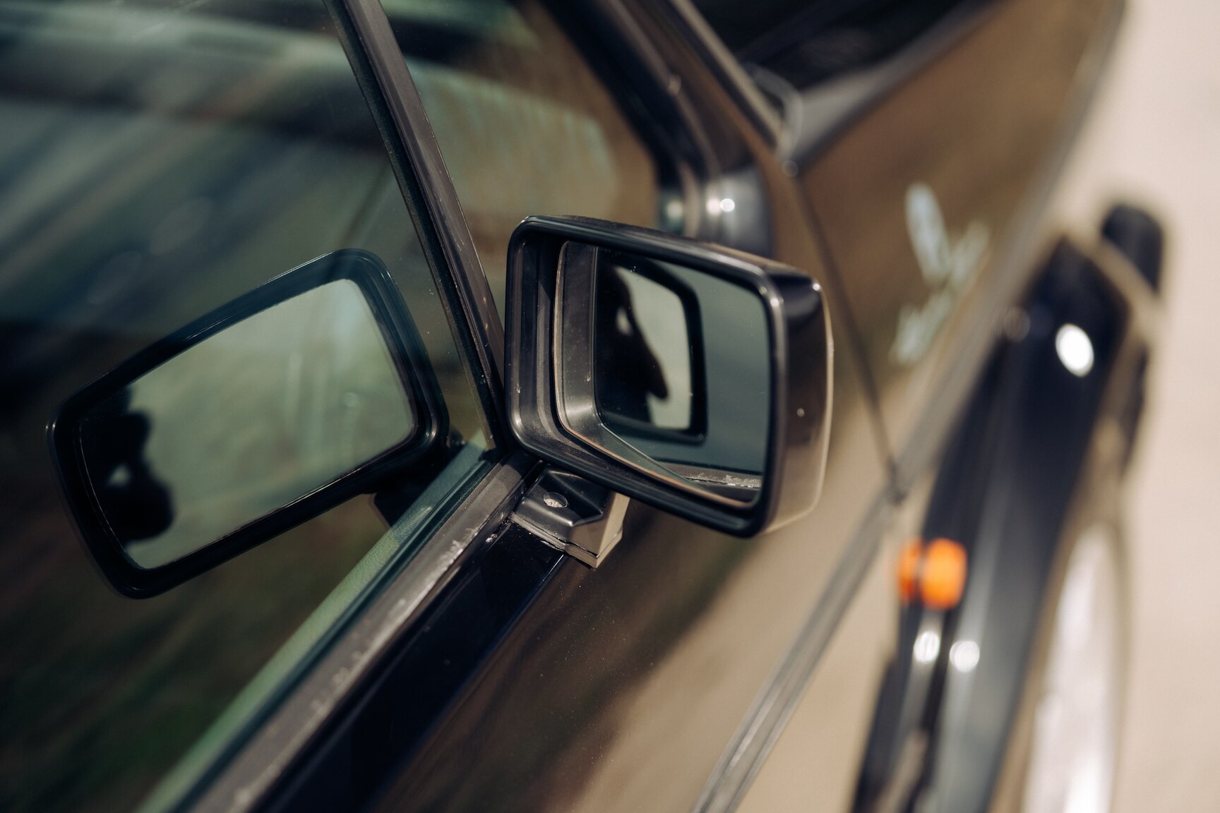 Exterior image of 1991 VW Golf Cabriolet "Etienne Aigner Edition"